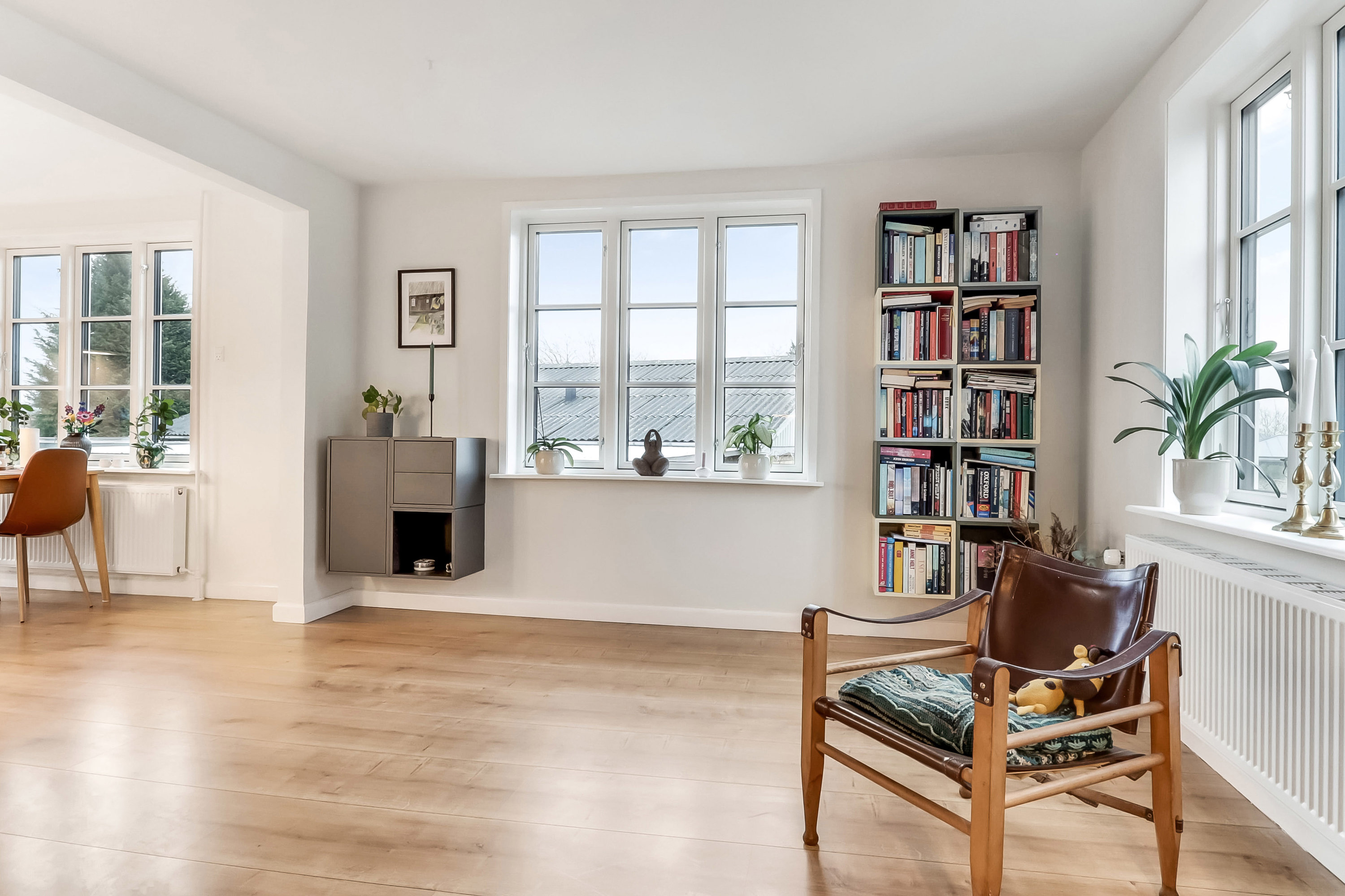 Fremhævet stue billede i fuldskærmstilstand. Billede af Tvedvej 128, Tved, 5700 Svendborg