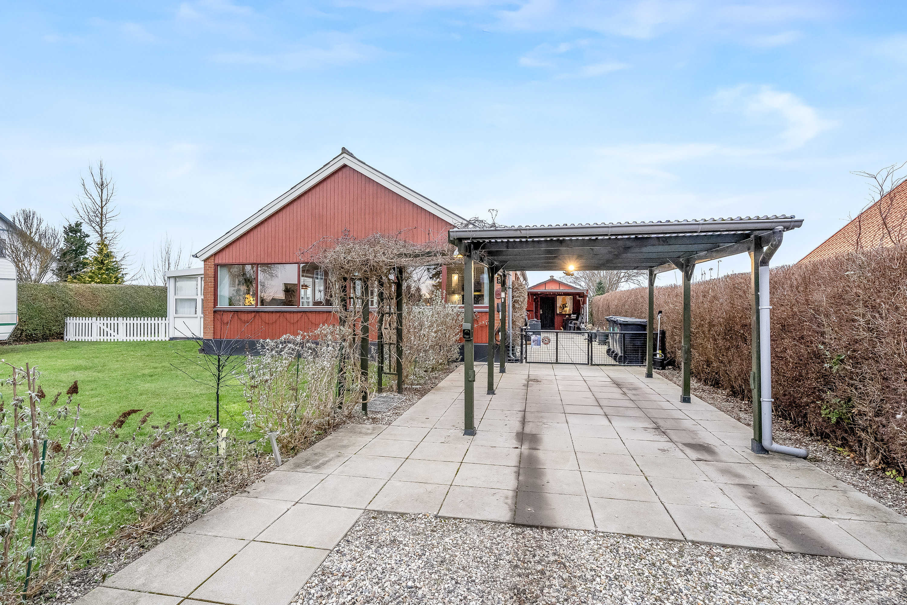 Fremhævet facade billede i fuldskærmstilstand. Billede af Møllevej 54, 4872 Idestrup