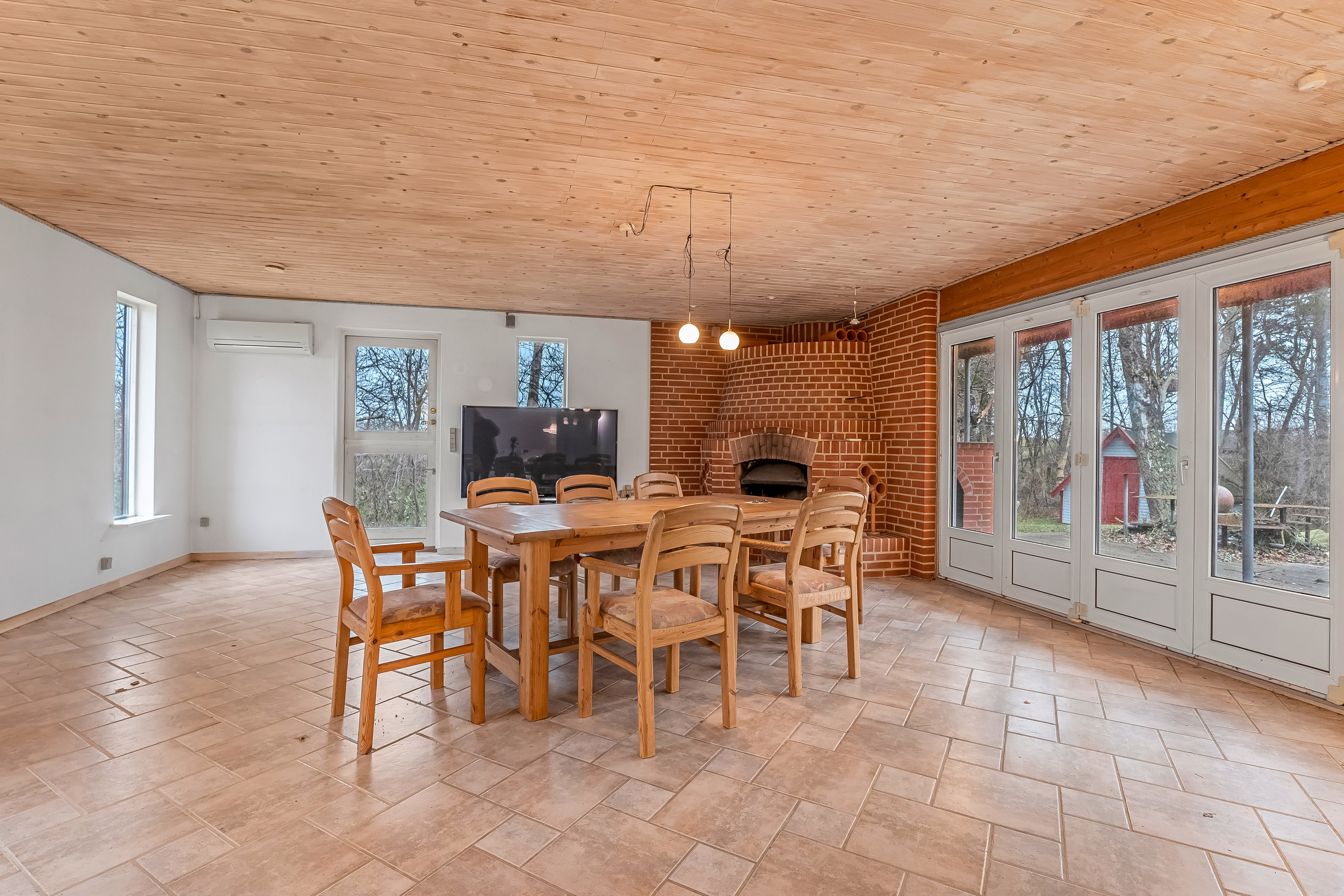 Fremhævet stue billede i fuldskærmstilstand. Billede af Krathusvej 5, 4873 Væggerløse