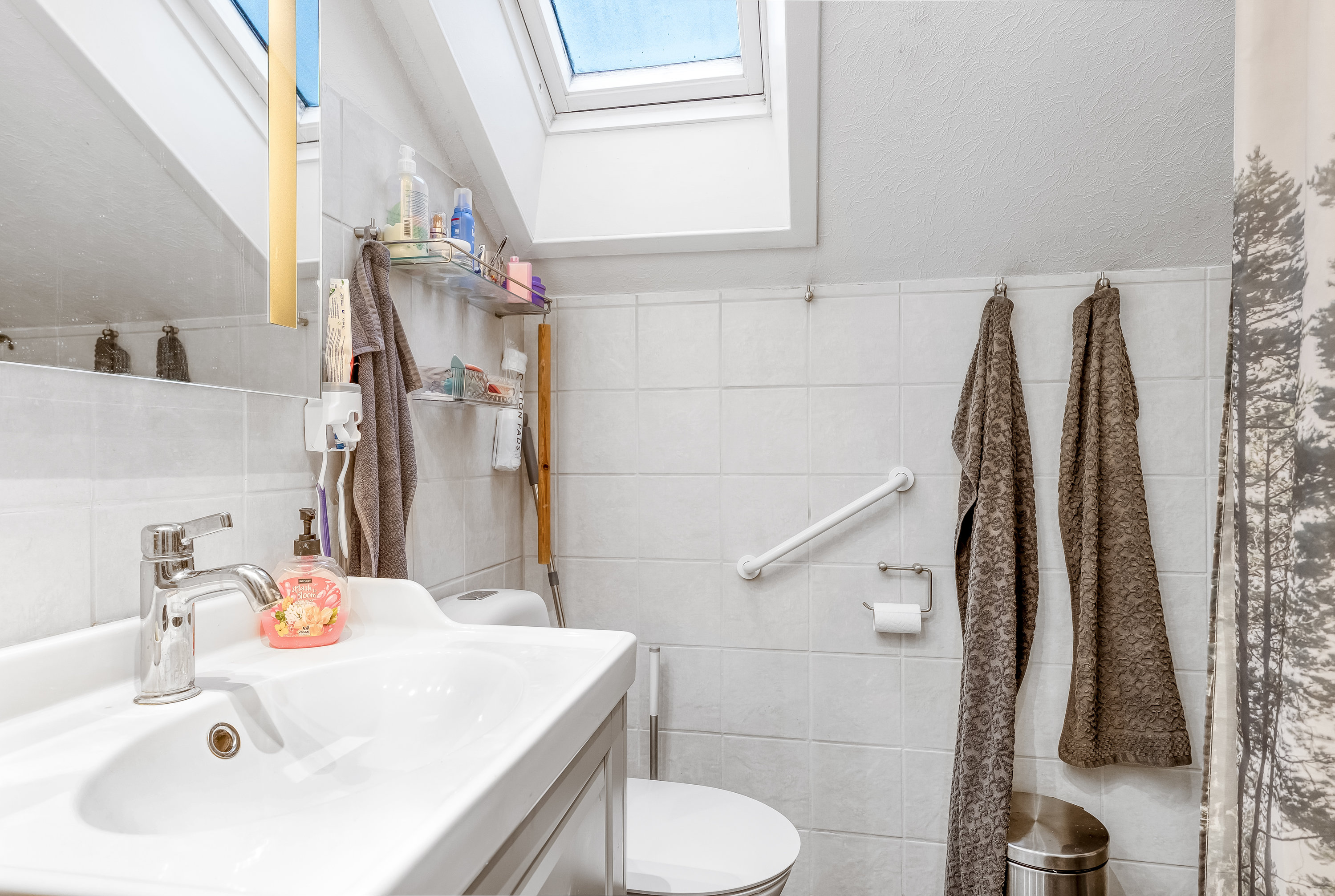 Fremhævet badeværelse billede i fuldskærmstilstand. Billede af Møllevej 54, 4872 Idestrup