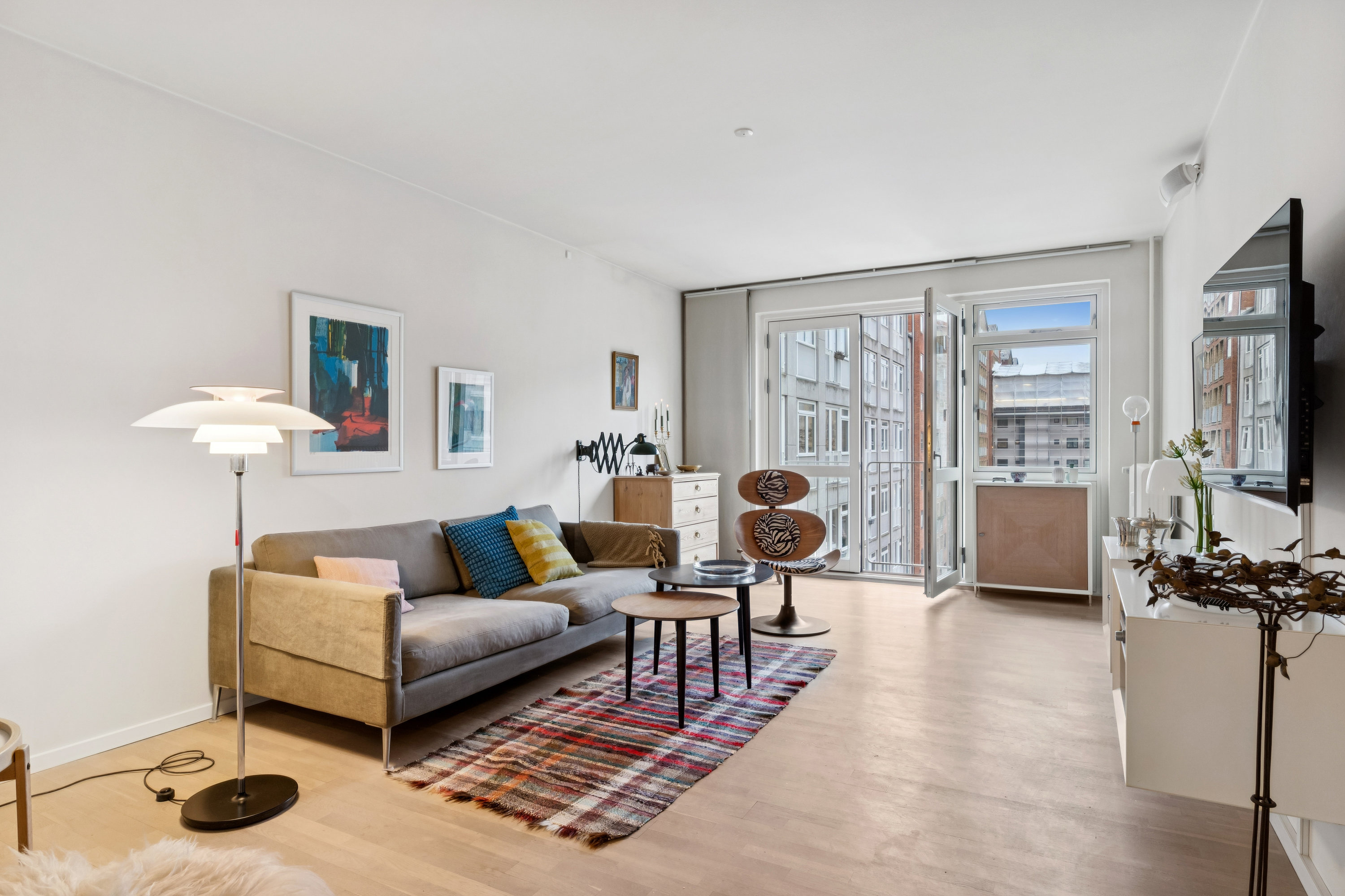 Fremhævet stue billede i fuldskærmstilstand. Billede af Sølvgade 17, 3. tv., 1307 København K