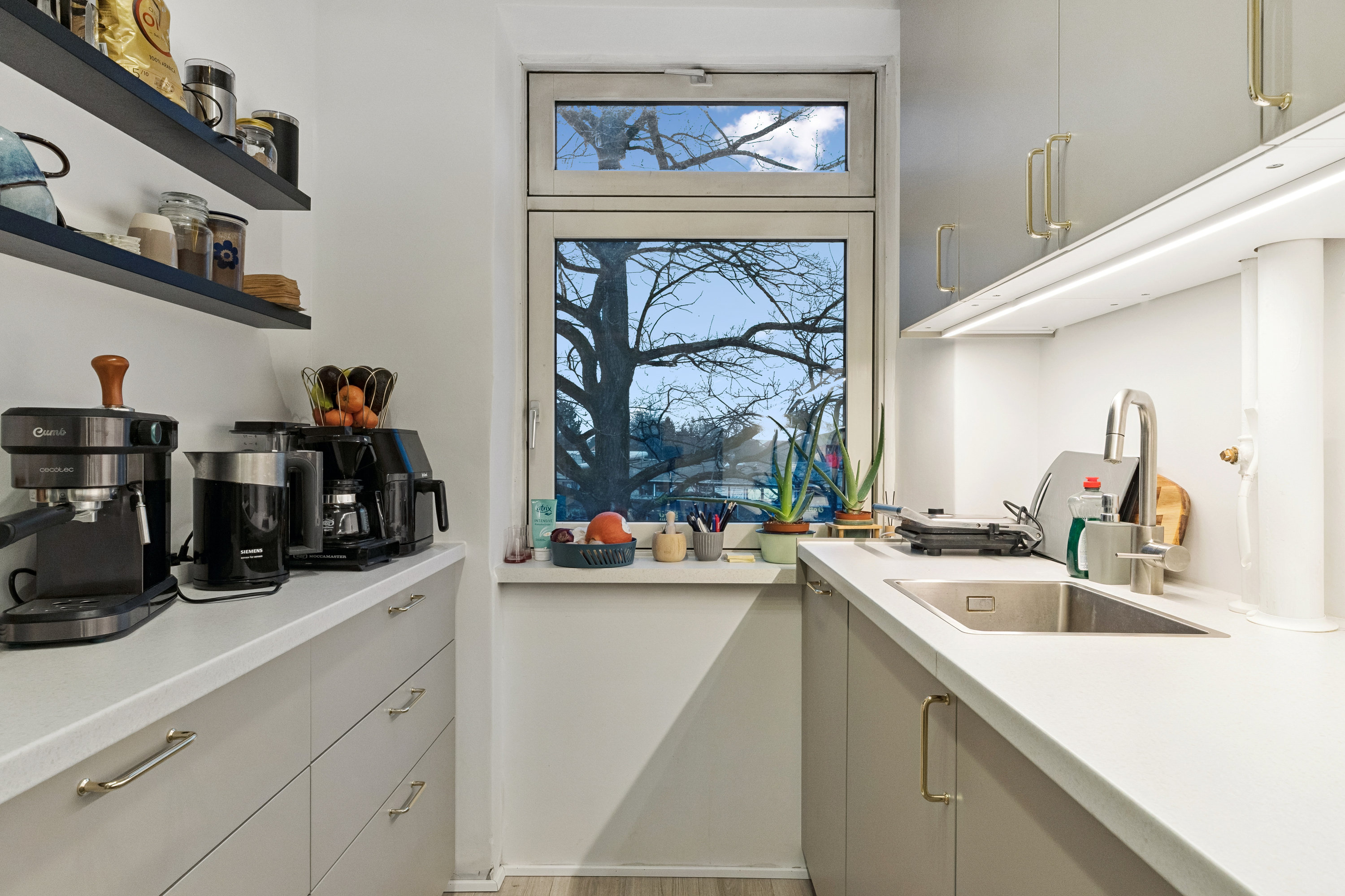 Fremhævet køkken billede i fuldskærmstilstand. Billede af I.H.Mundts Vej 15, 2. c., 2830 Virum