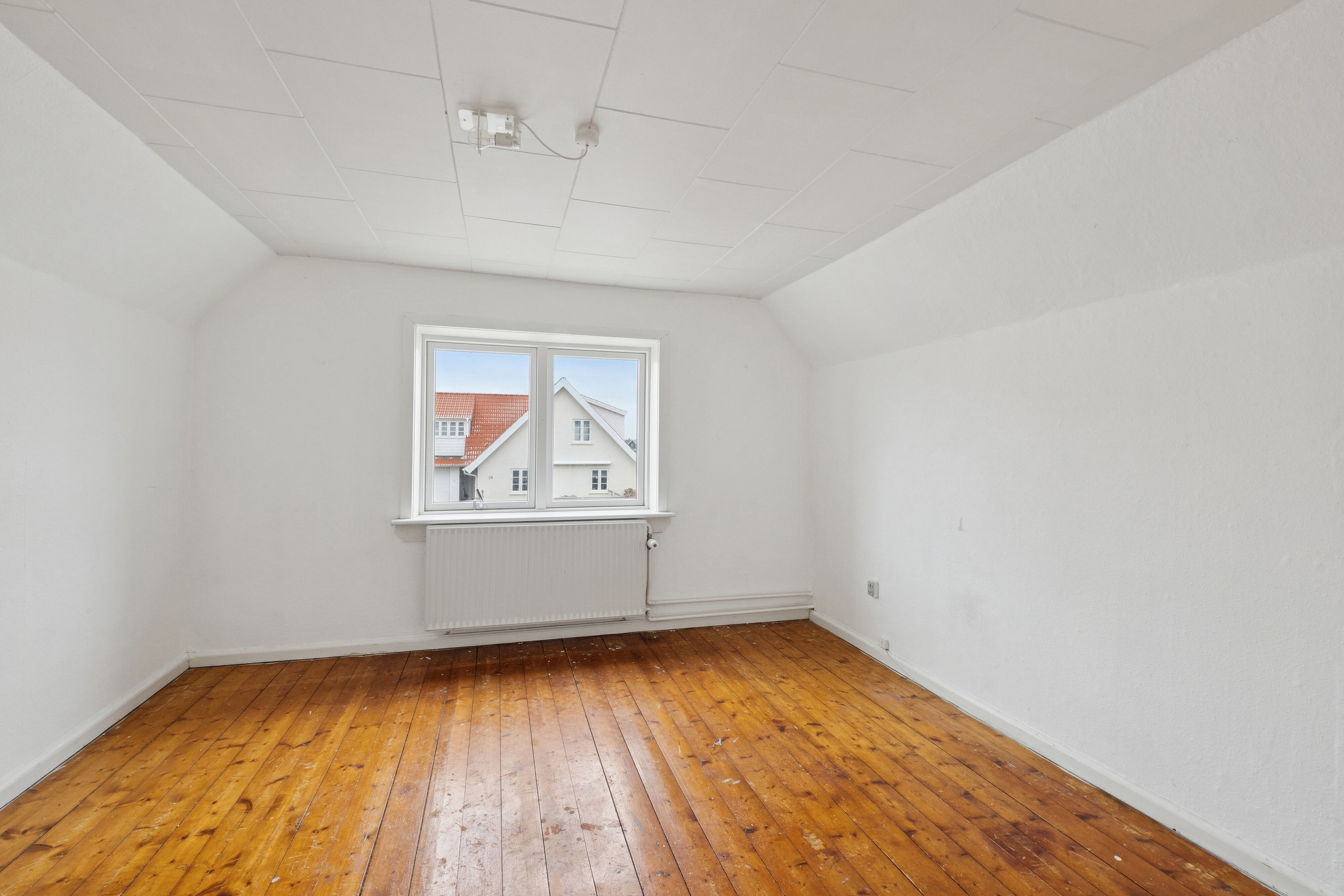 Fremhævet soveværelse billede i fuldskærmstilstand. Billede af Vestermøllevej 11, Klitmøller, 7700 Thisted