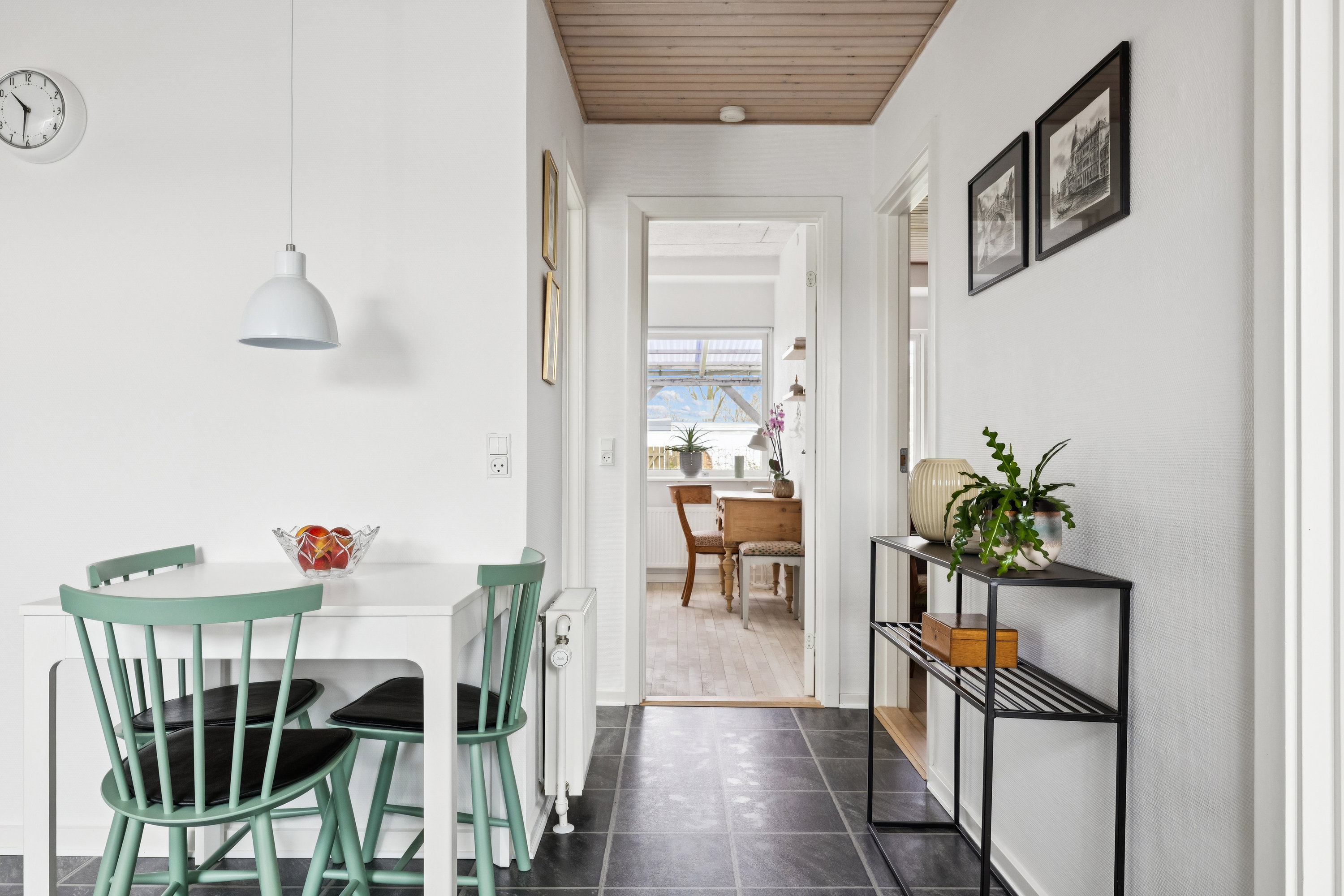 Fremhævet gang billede i fuldskærmstilstand. Billede af Næsbyhave 86, Næsby, 5270 Odense N