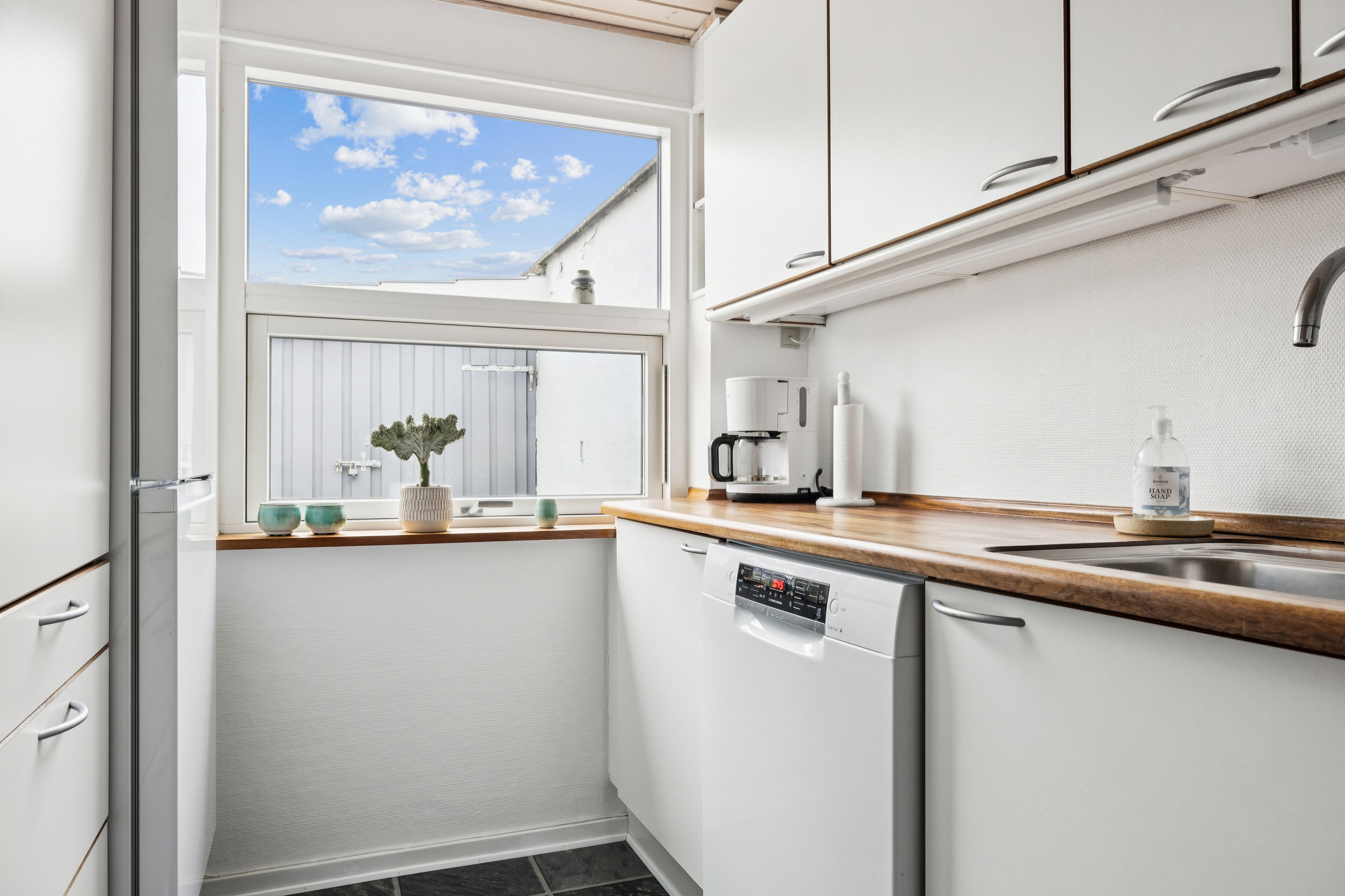 Fremhævet køkken billede i fuldskærmstilstand. Billede af Næsbyhave 86, Næsby, 5270 Odense N