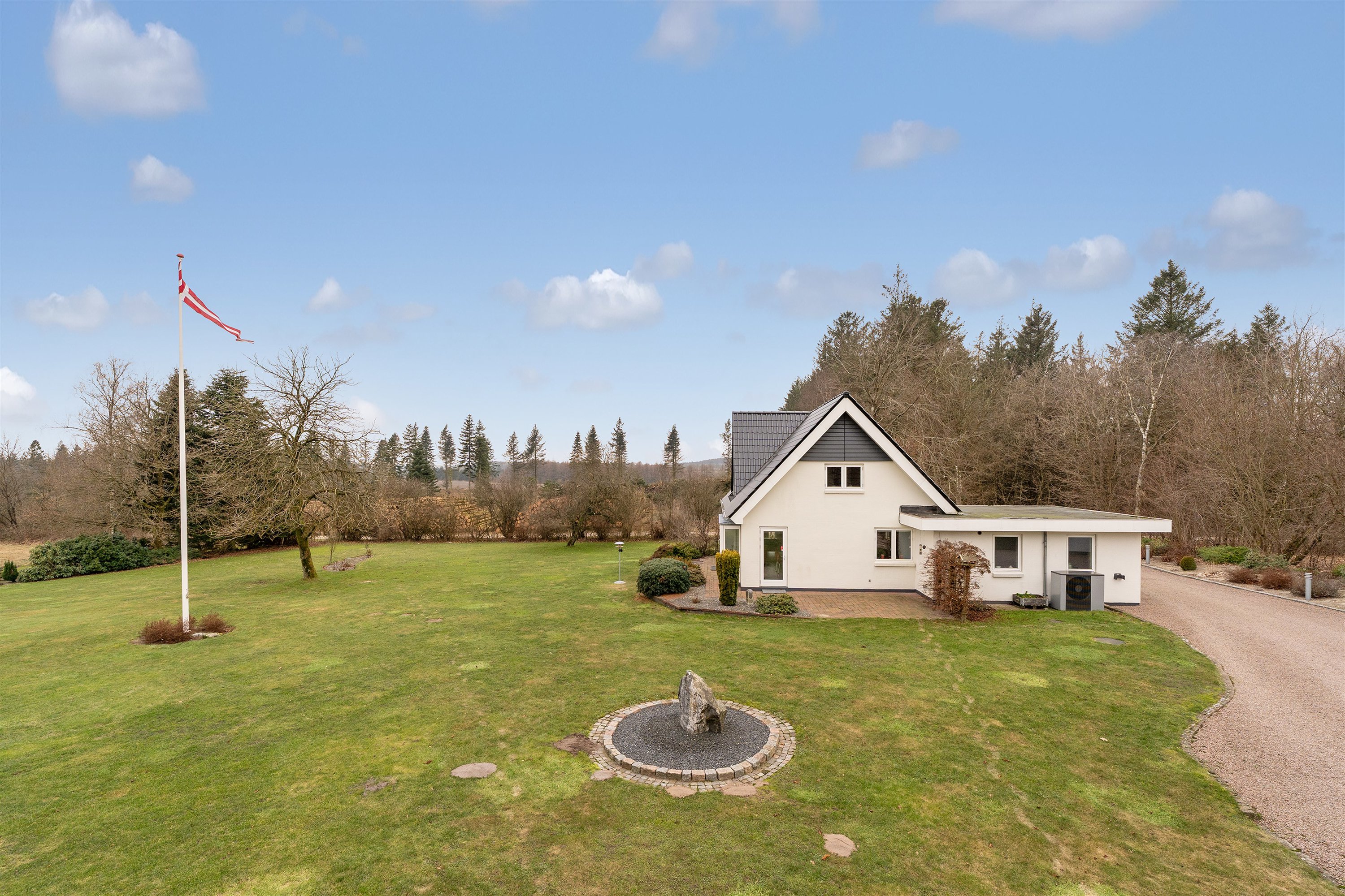 Villa: Ejendommen på Sønderhedevej 17, 6623 Vorbasse