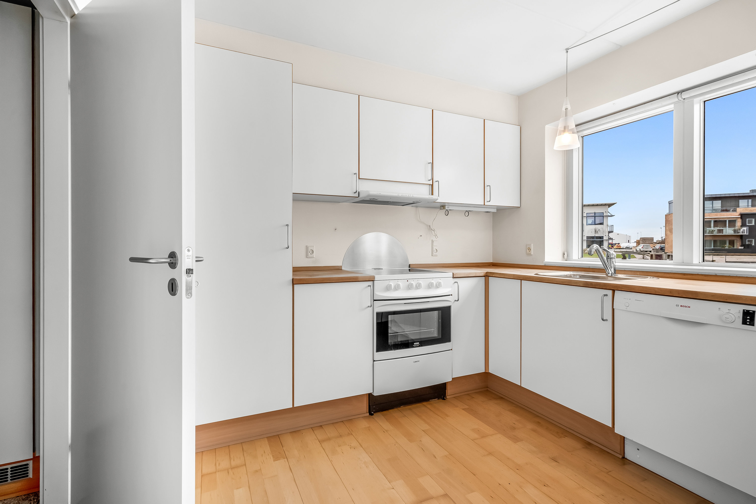 Fremhævet køkken billede i fuldskærmstilstand. Billede af Beddingen 1, st.. th., 6950 Ringkøbing