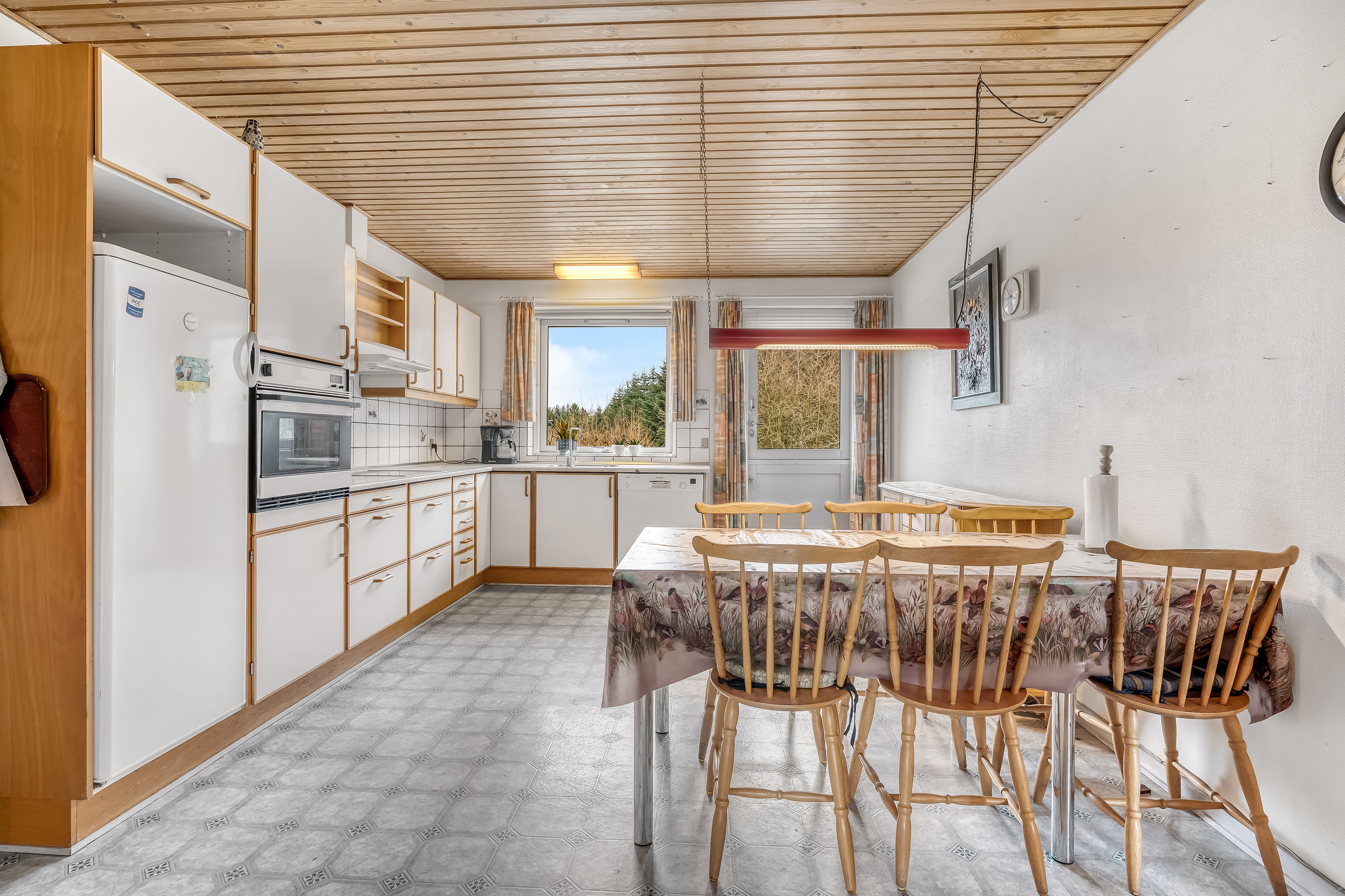 Fremhævet køkken billede i fuldskærmstilstand. Billede af Fuglebakken 12, Herrup, 7830 Vinderup