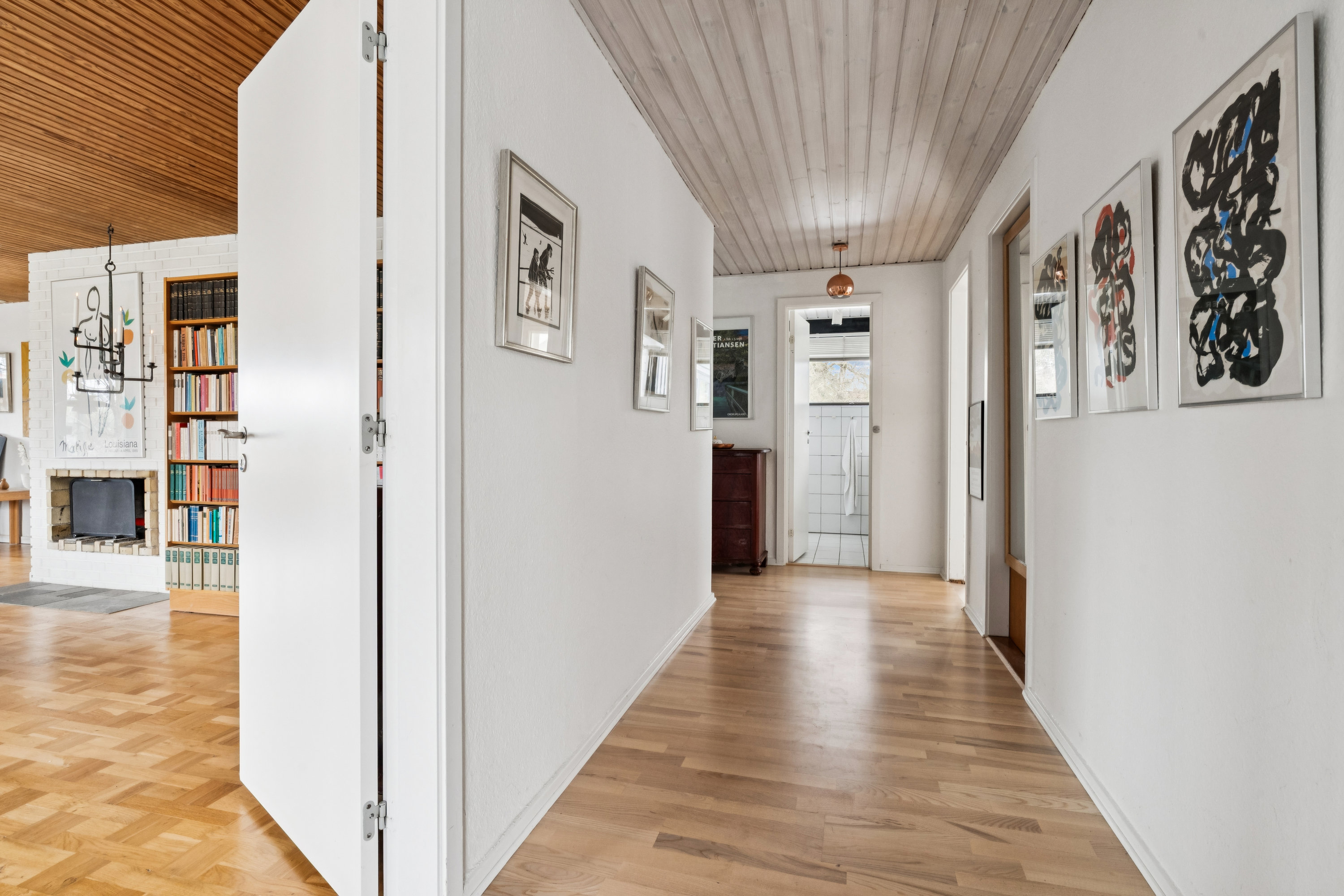 Fremhævet gang billede i fuldskærmstilstand. Billede af Bavnevangen 19, 9210 Aalborg SØ