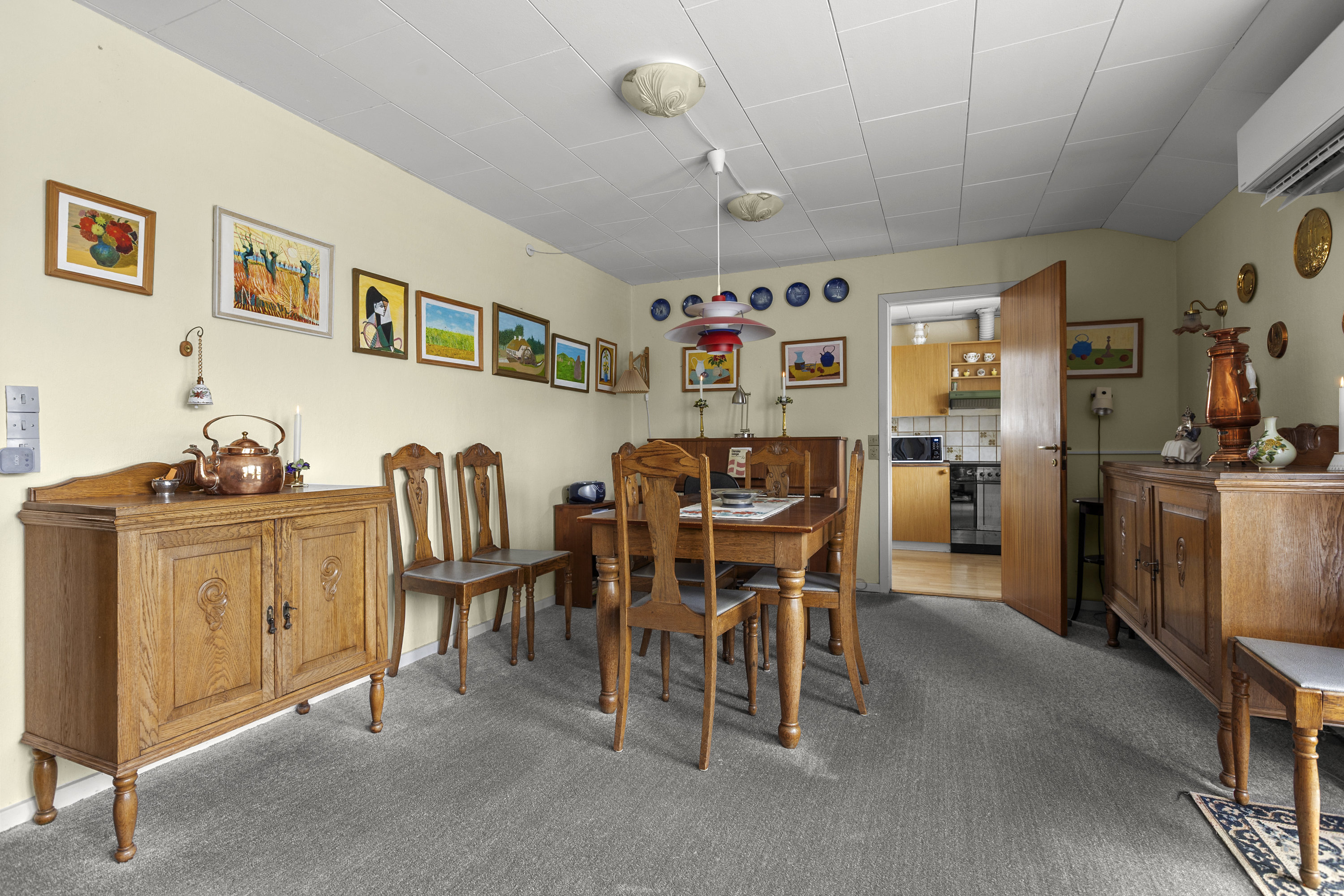 Fremhævet stue billede i fuldskærmstilstand. Billede af Tranevej 2, Gershøj, 4070 Kirke Hyllinge