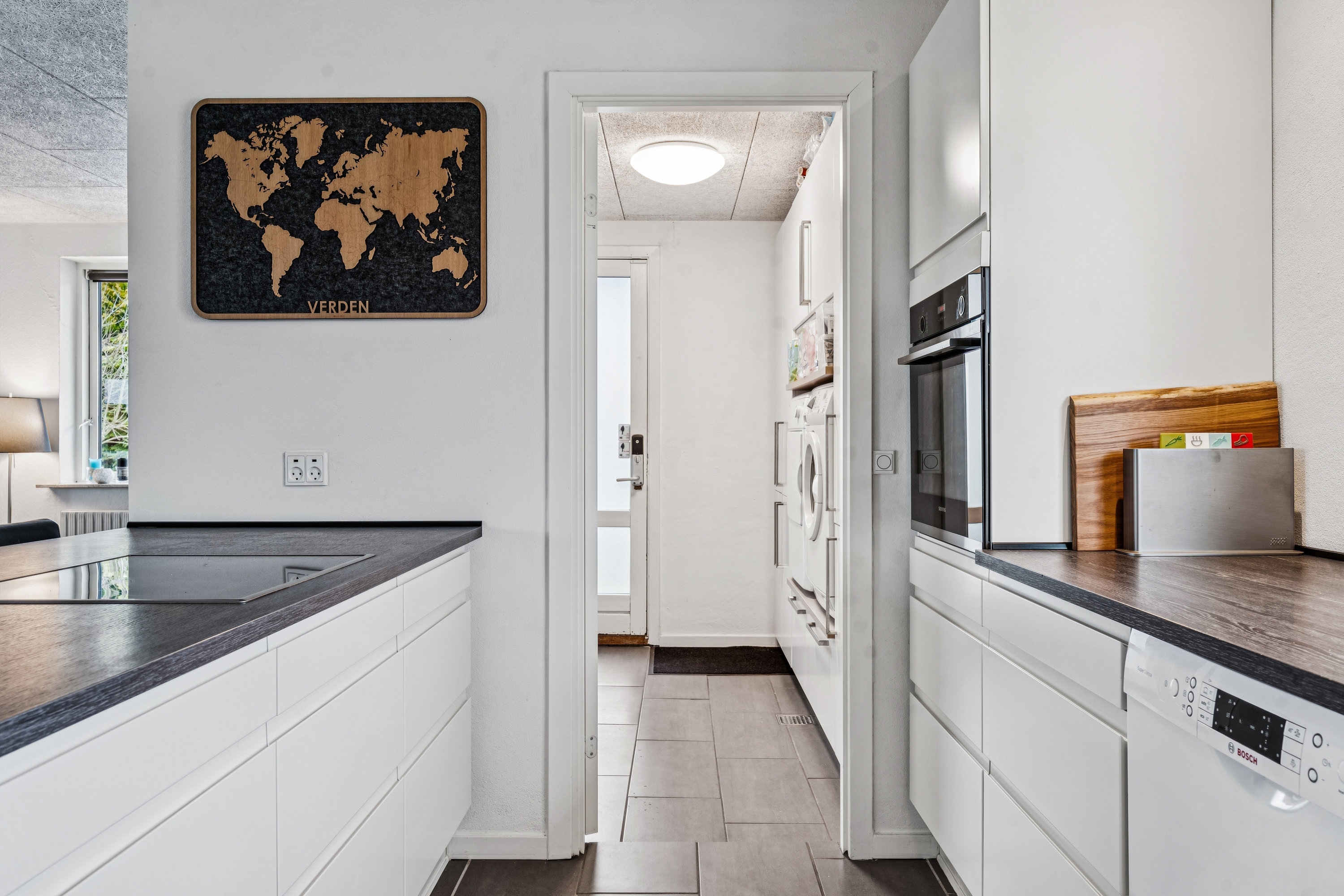 Fremhævet køkken/bryggers billede i fuldskærmstilstand. Billede af Kløvervej 5, 8722 Hedensted