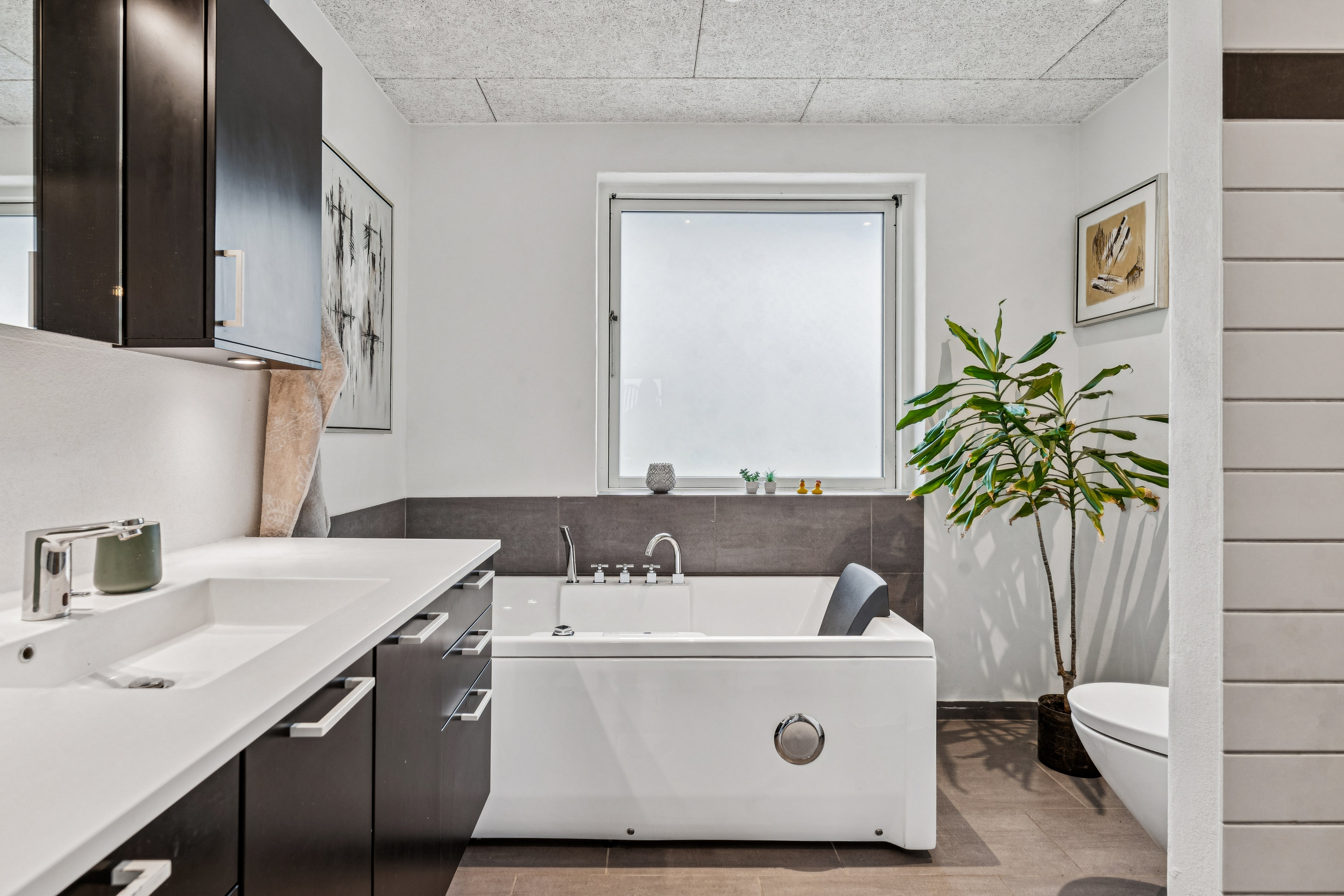 Fremhævet badeværelse billede i fuldskærmstilstand. Billede af Kløvervej 5, 8722 Hedensted