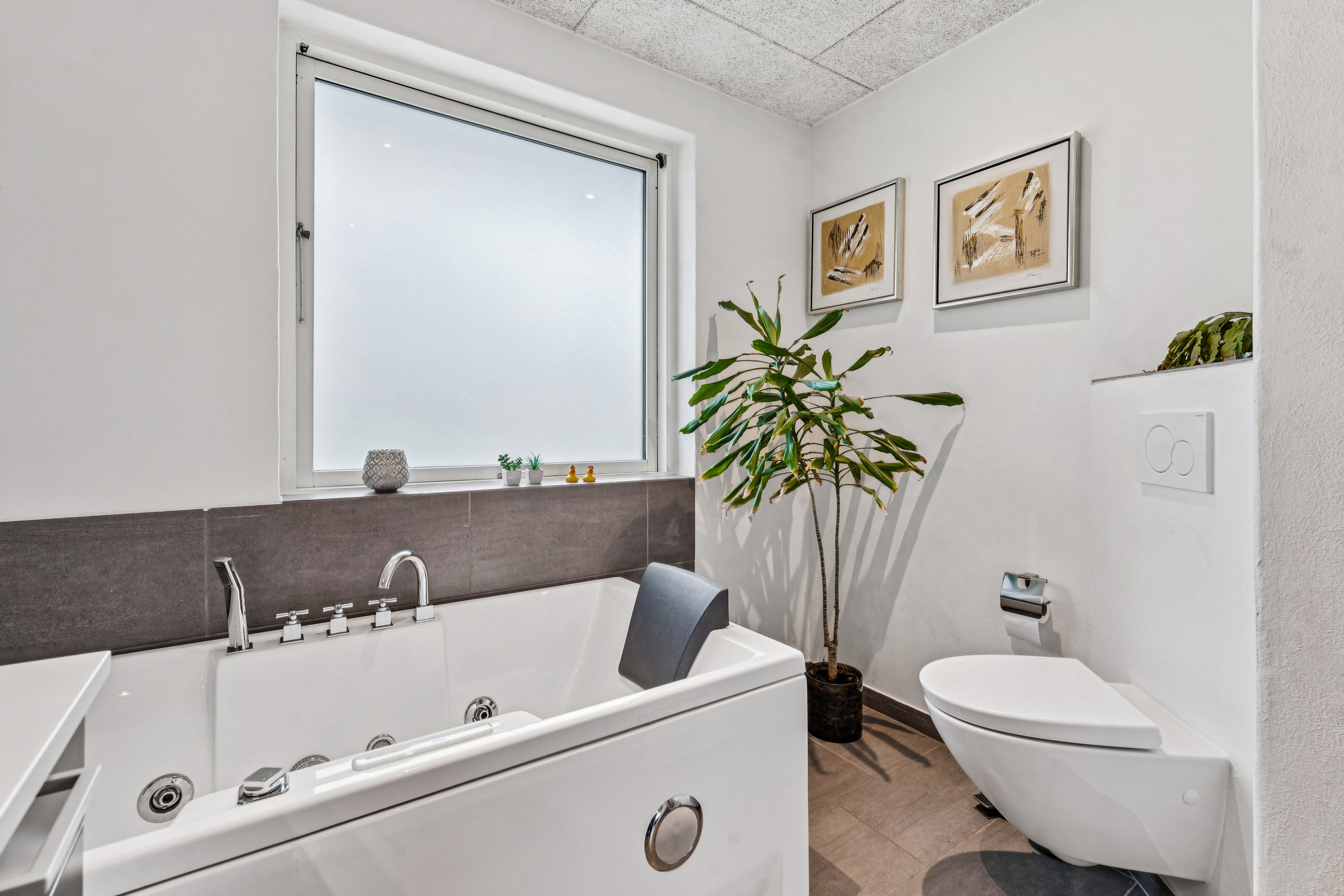 Fremhævet badeværelse billede i fuldskærmstilstand. Billede af Kløvervej 5, 8722 Hedensted