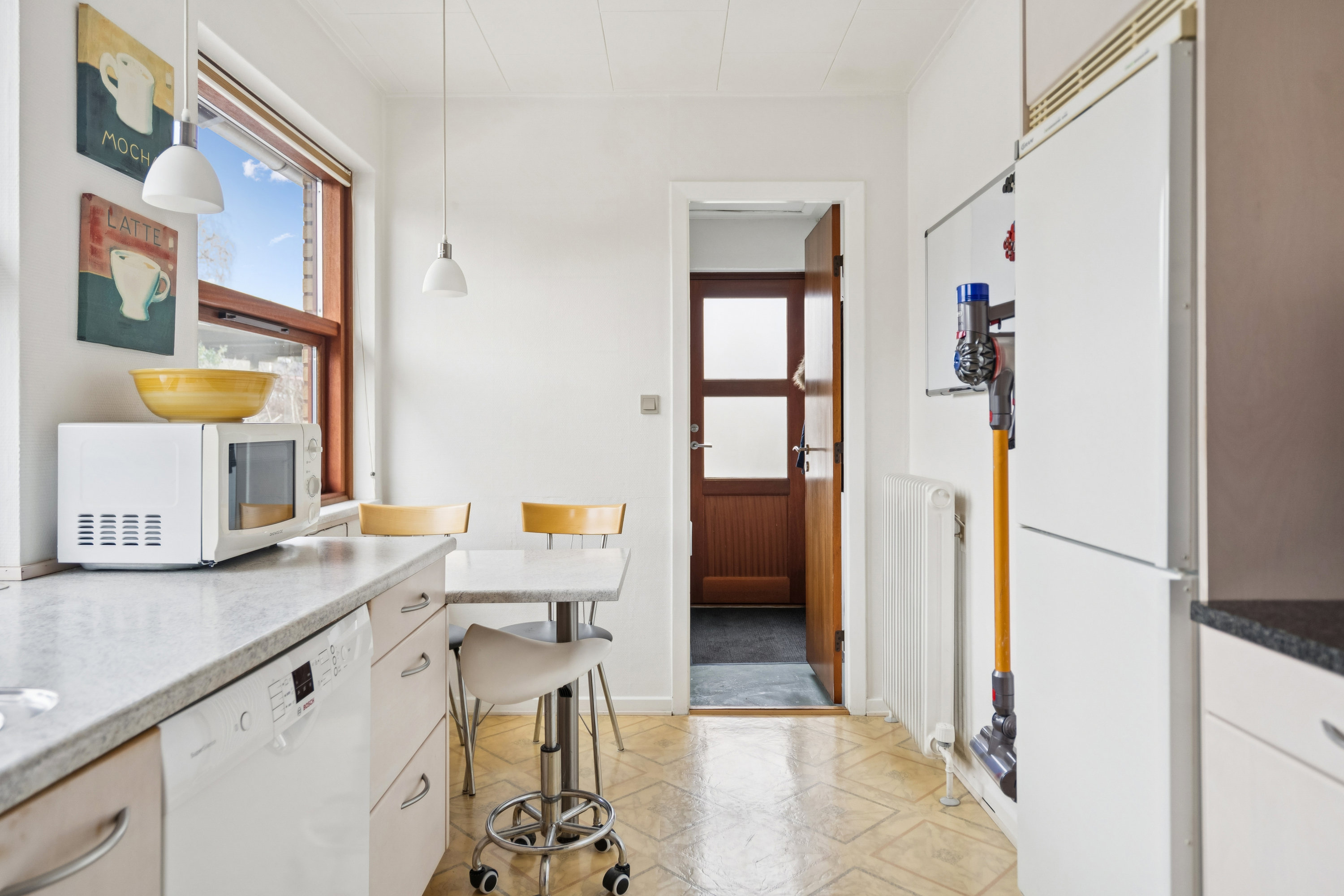 Fremhævet køkken billede i fuldskærmstilstand. Billede af Søndervænget 45, 8732 Hovedgård