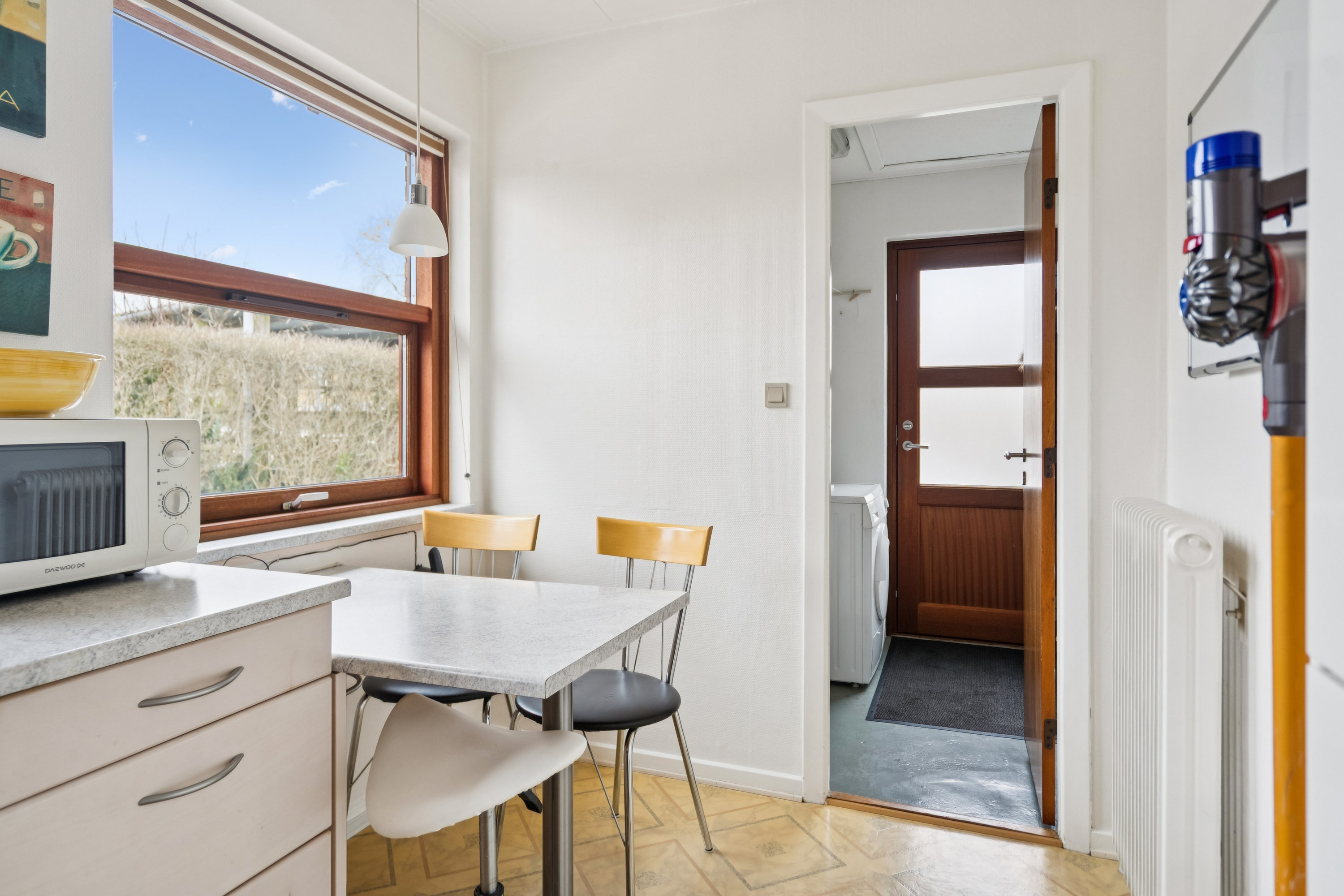 Fremhævet køkken billede i fuldskærmstilstand. Billede af Søndervænget 45, 8732 Hovedgård