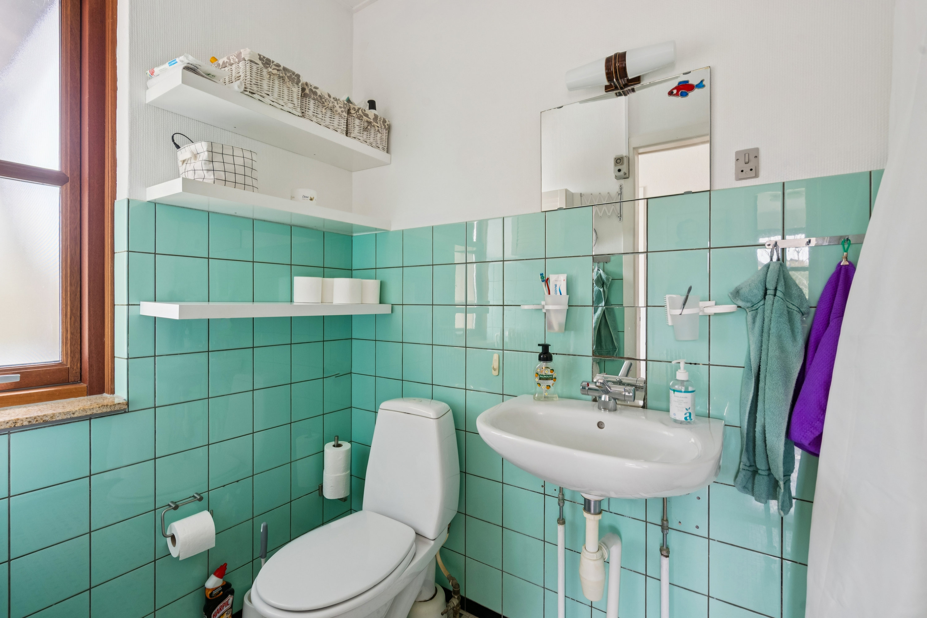 Fremhævet badeværelse billede i fuldskærmstilstand. Billede af Søndervænget 45, 8732 Hovedgård