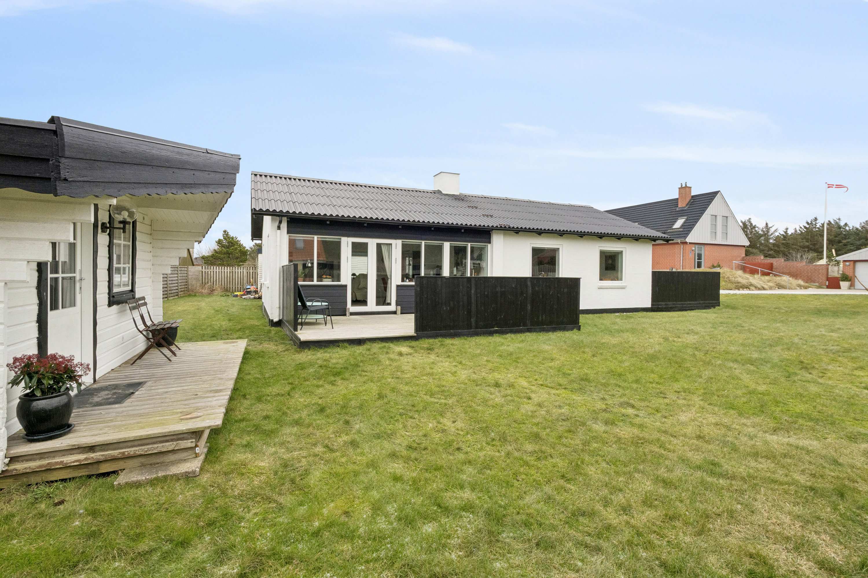 Fremhævet set fra haven billede i fuldskærmstilstand. Billede af Ørgårdssti 10, Klitmøller, 7700 Thisted