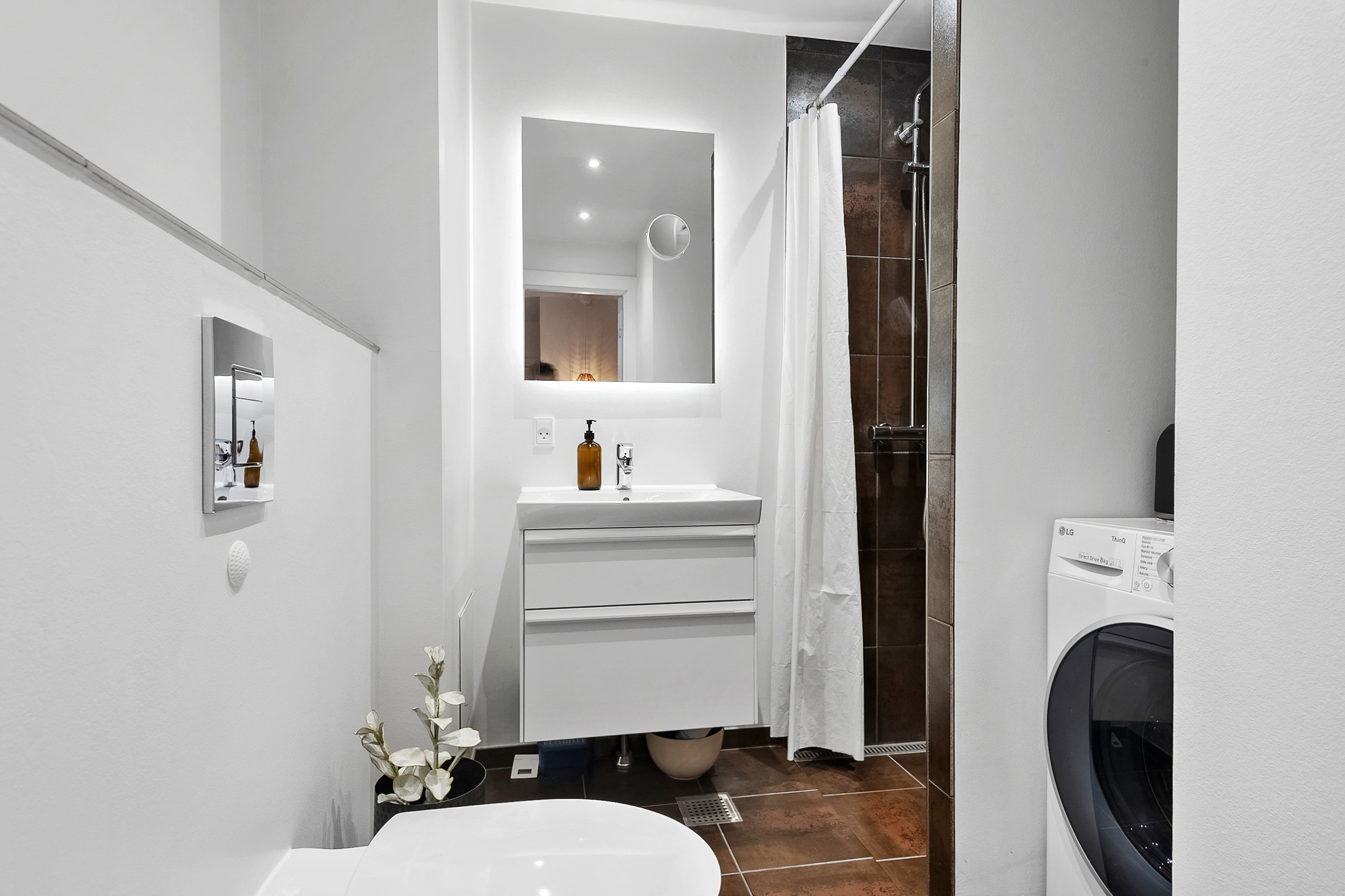 Fremhævet badeværelse billede i fuldskærmstilstand. Billede af Boholtevej 81, 1. tv., 4600 Køge