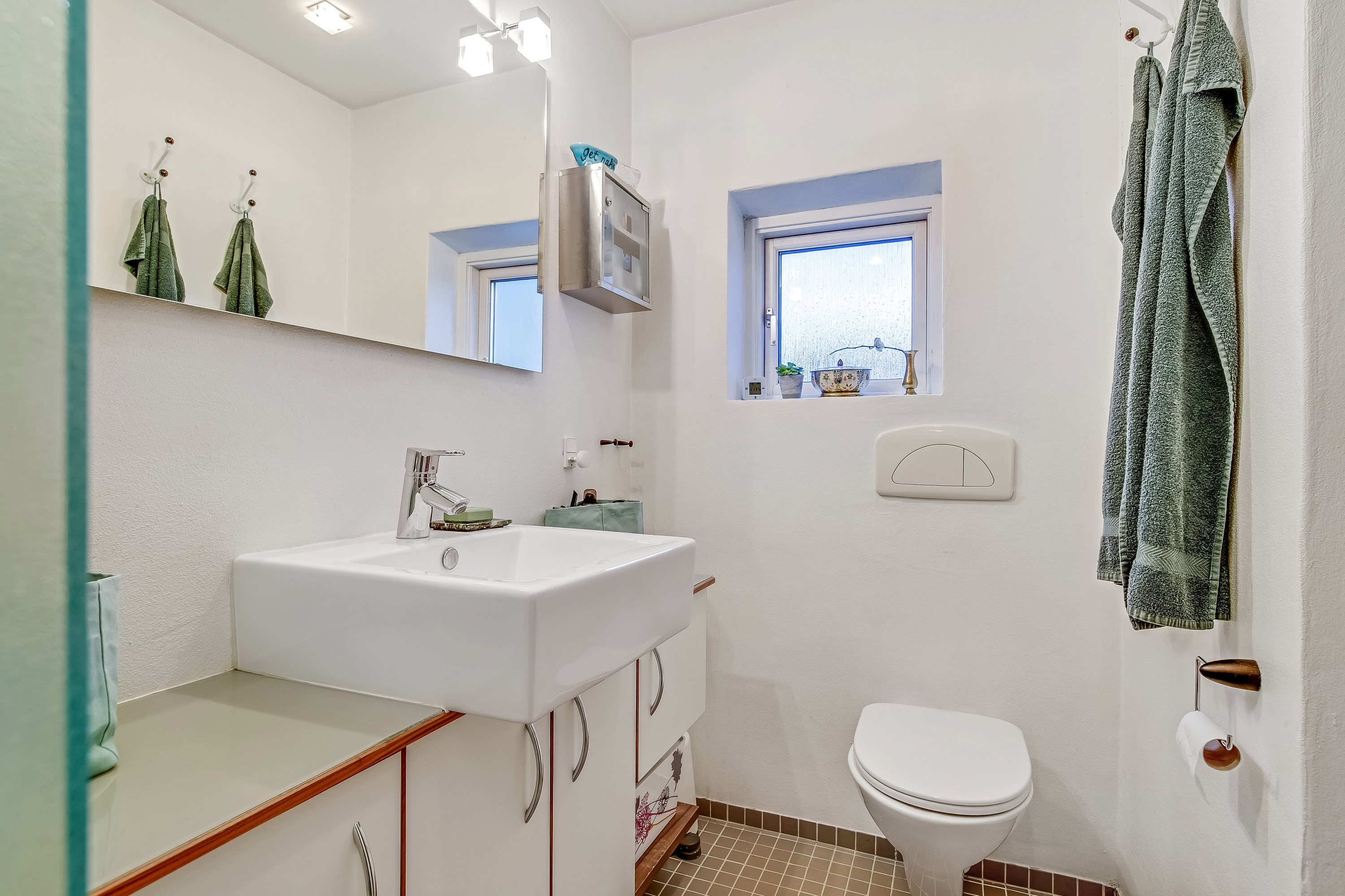 Fremhævet toilet billede i fuldskærmstilstand. Billede af Fredericiagade 35, 7500 Holstebro