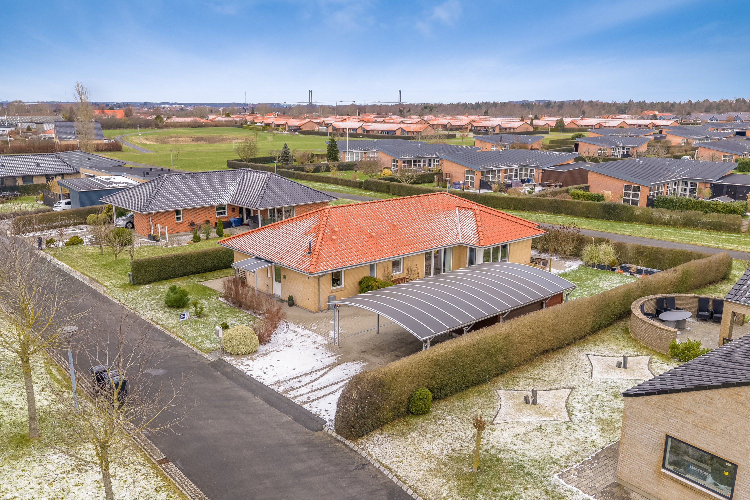 Fremhævet luftfoto billede i fuldskærmstilstand. Billede af Rømøvænget 171, 5500 Middelfart