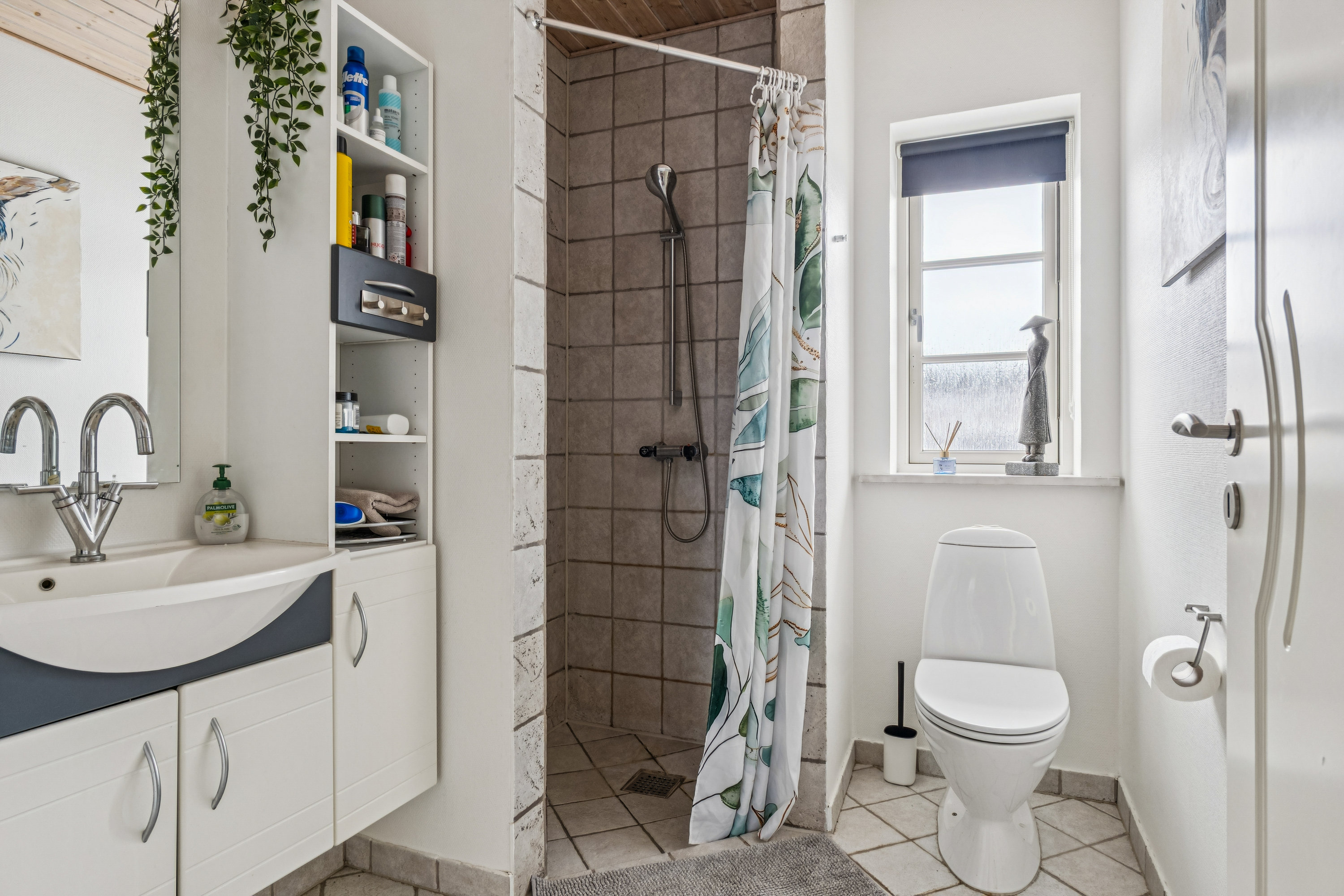 Fremhævet badeværelse billede i fuldskærmstilstand. Billede af Askevænget 14, 5471 Søndersø