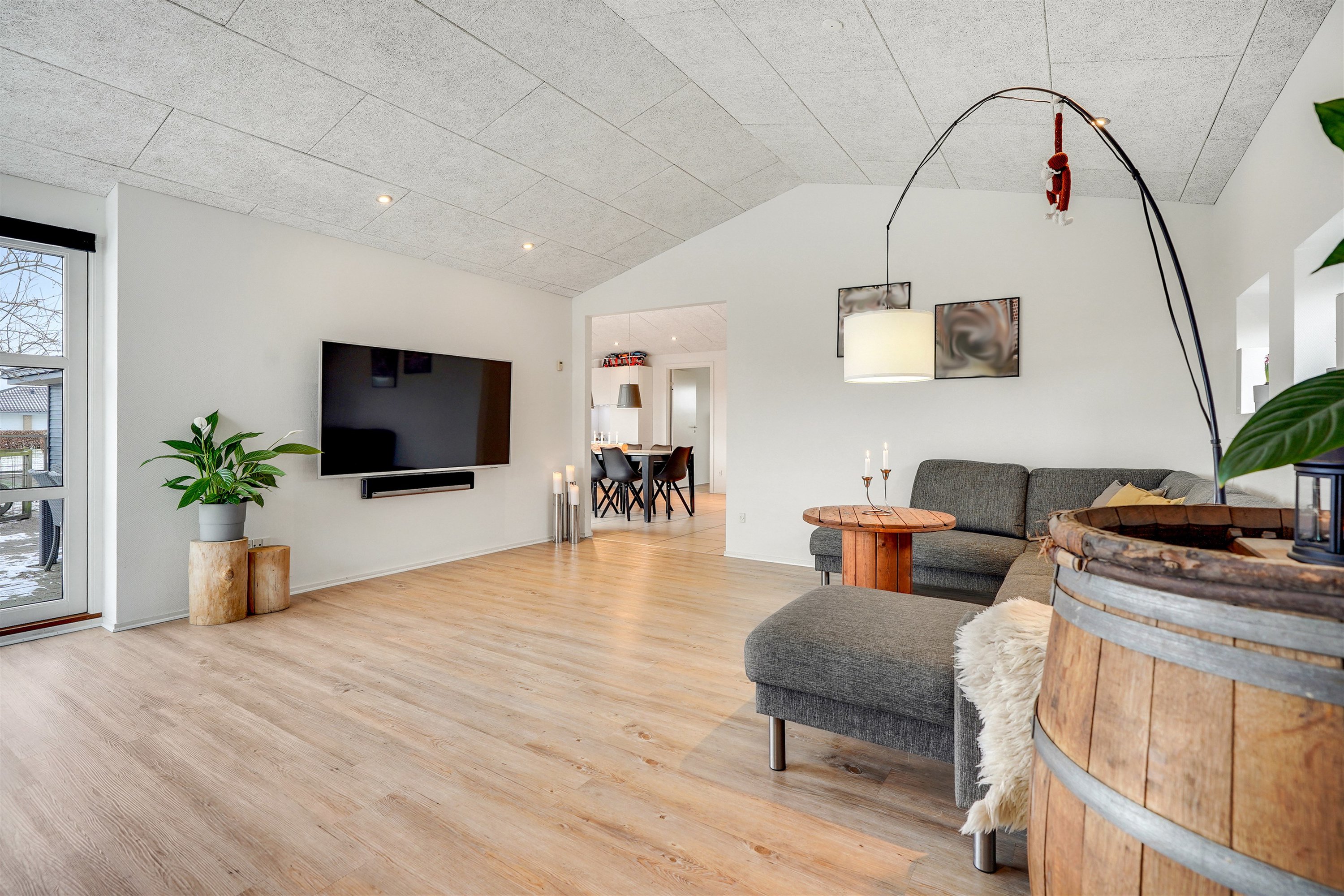 Fremhævet stue billede i fuldskærmstilstand. Billede af Lillevang 100, 7190 Billund