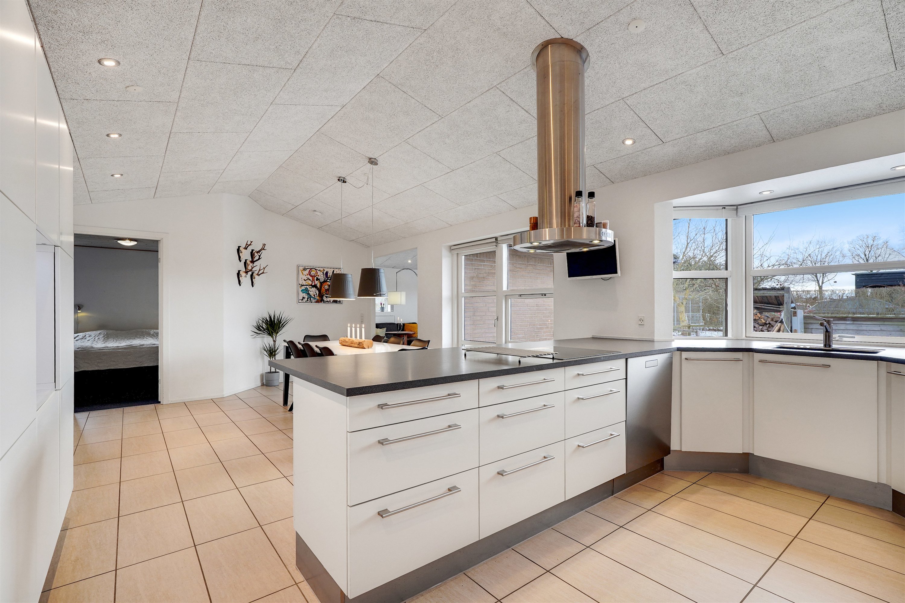 Fremhævet køkken billede i fuldskærmstilstand. Billede af Lillevang 100, 7190 Billund