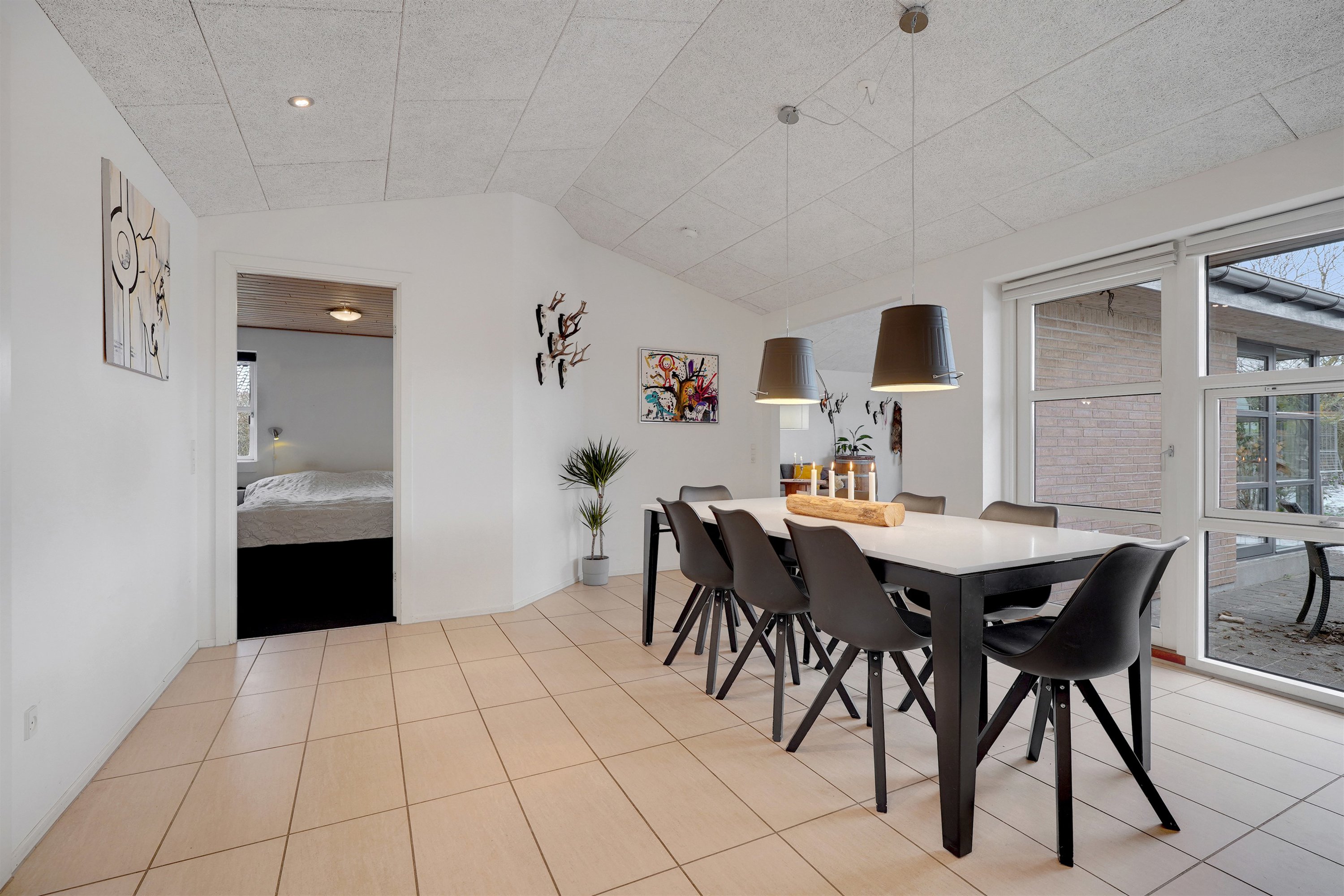 Fremhævet alrum billede i fuldskærmstilstand. Billede af Lillevang 100, 7190 Billund