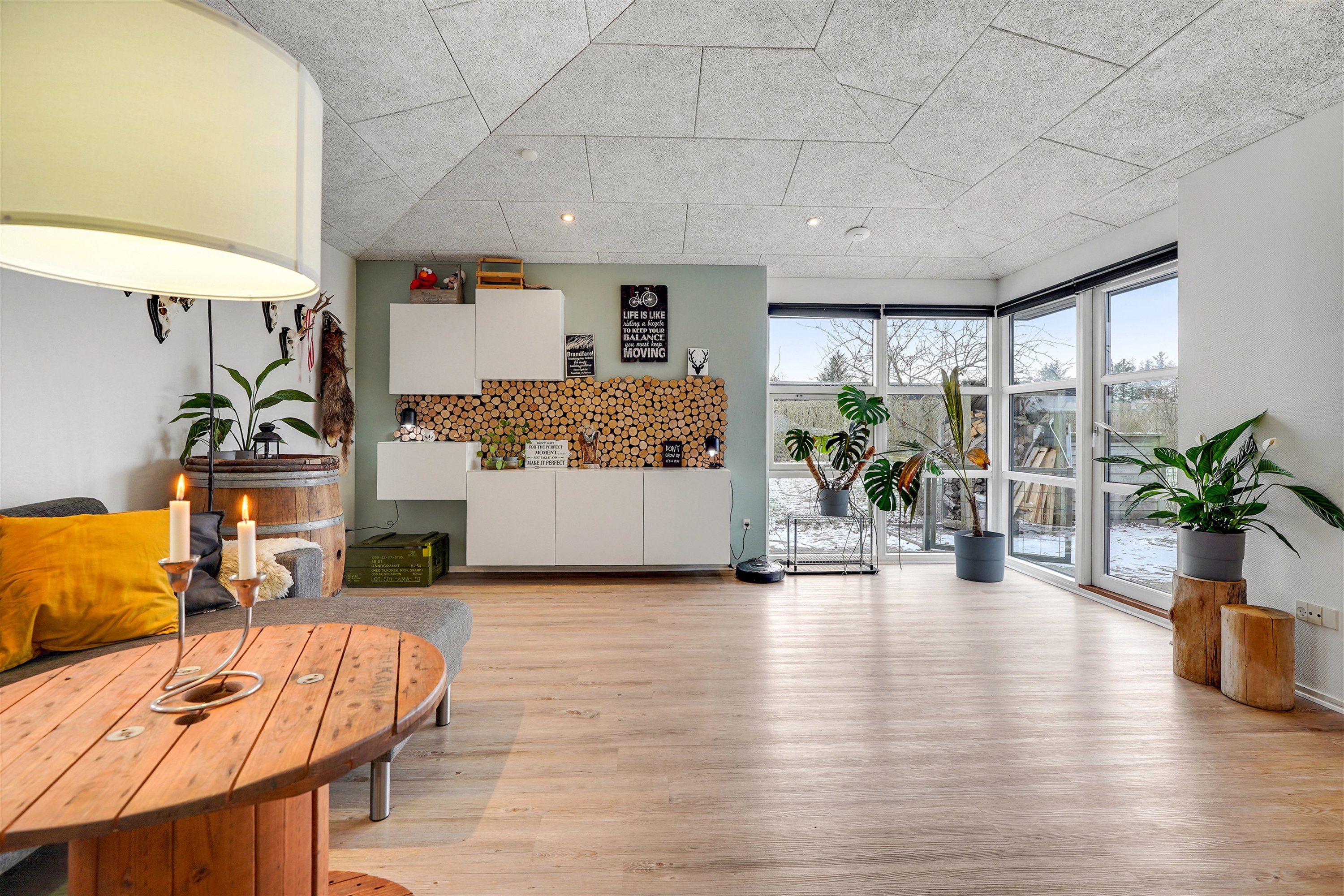 Fremhævet stue billede i fuldskærmstilstand. Billede af Lillevang 100, 7190 Billund