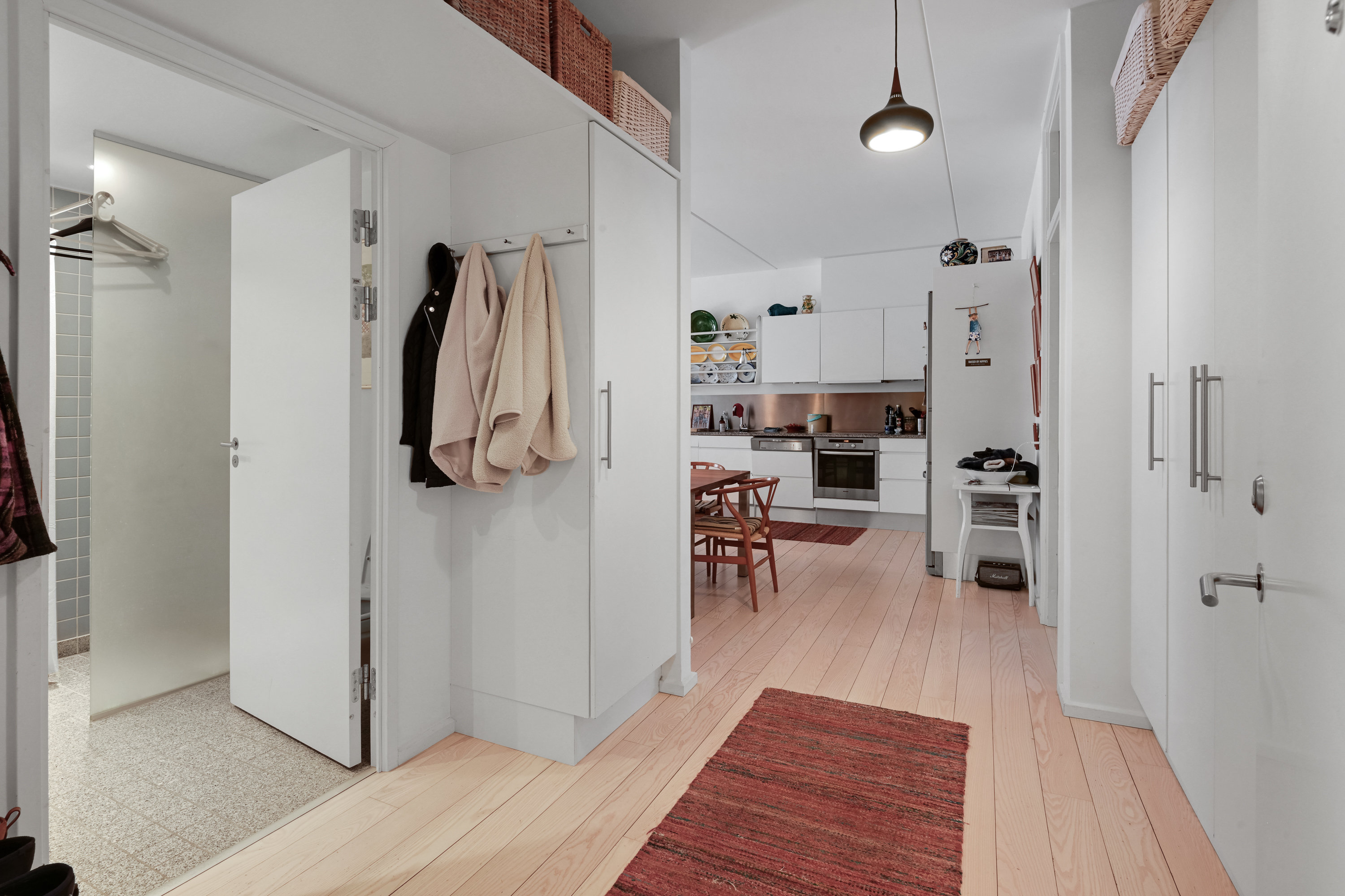 Fremhævet andet billede i fuldskærmstilstand. Billede af Porcelænshaven 4G, st.. th., 2000 Frederiksberg