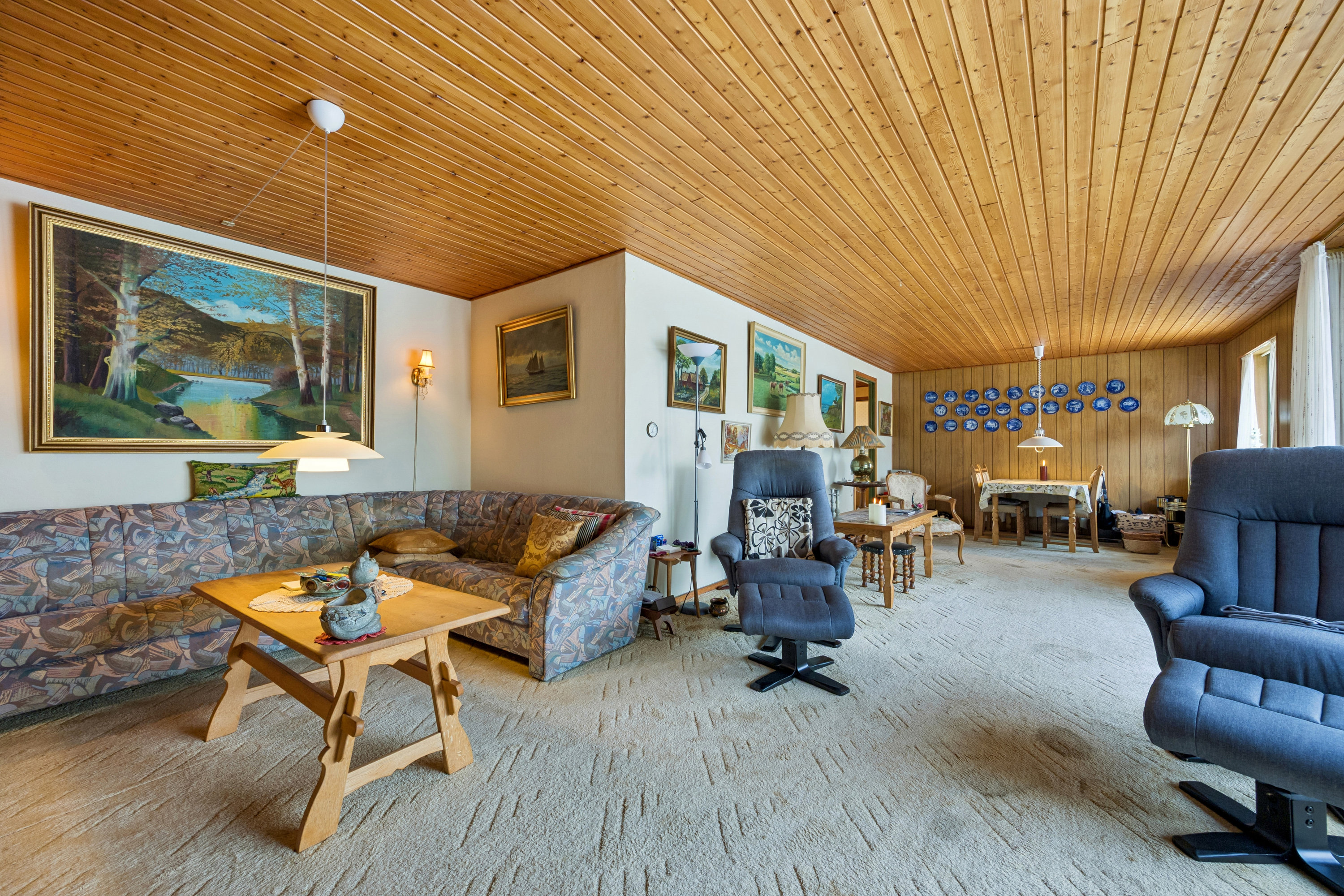 Fremhævet stue billede i fuldskærmstilstand. Billede af Rugvænget 22, 4270 Høng