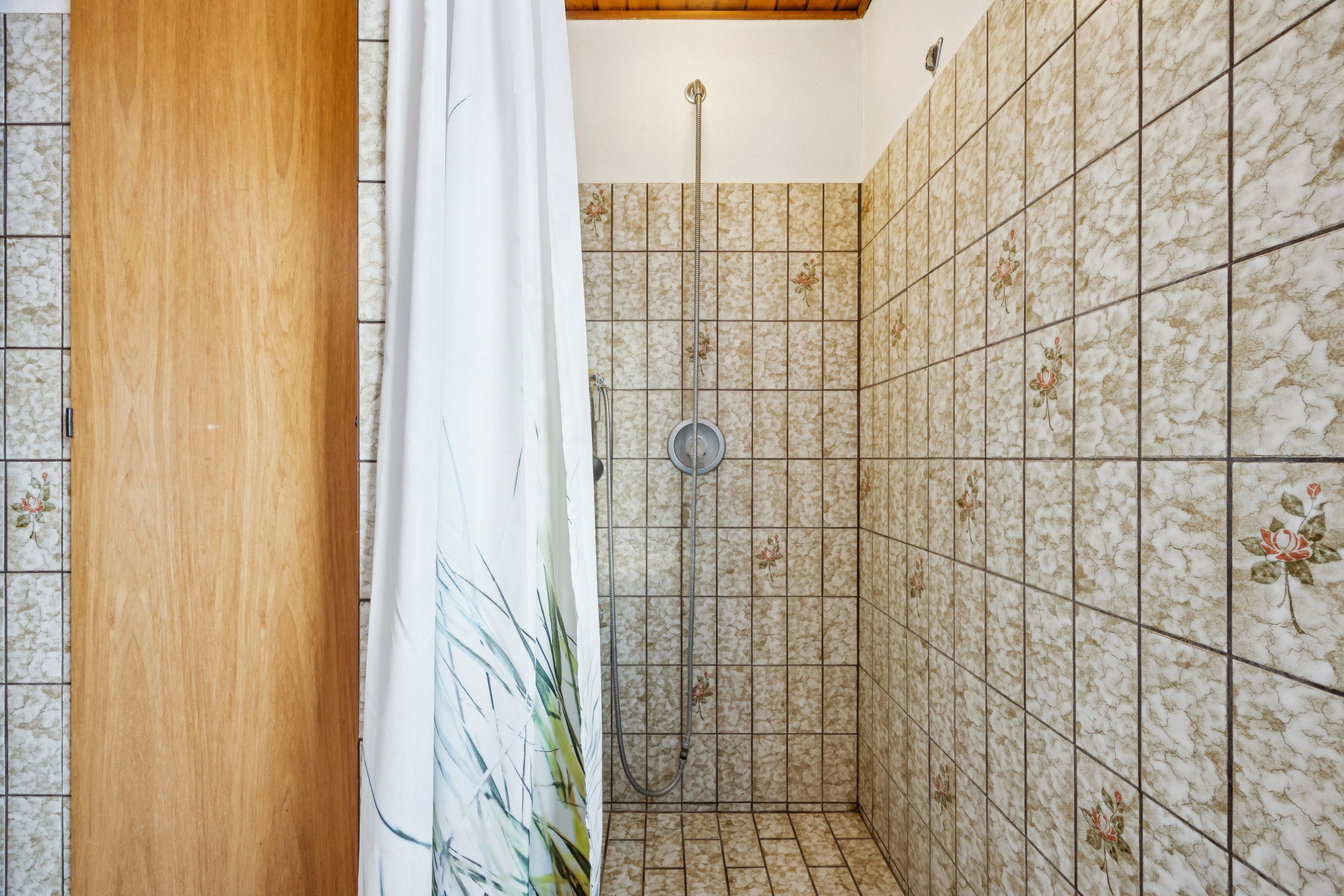 Fremhævet badeværelse billede i fuldskærmstilstand. Billede af Rugvænget 22, 4270 Høng