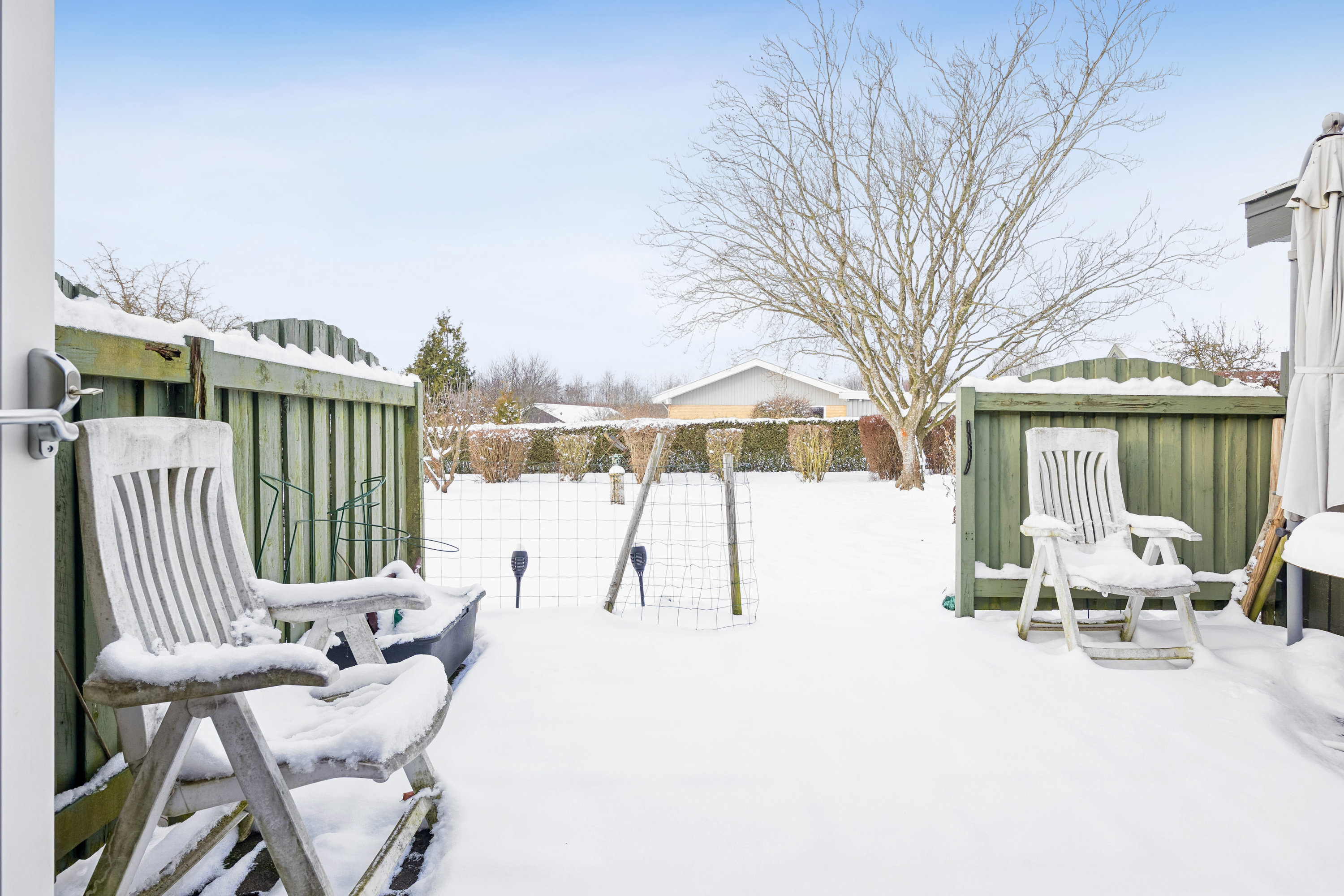 Fremhævet terrasse billede i fuldskærmstilstand. Billede af Rugvænget 22, 4270 Høng