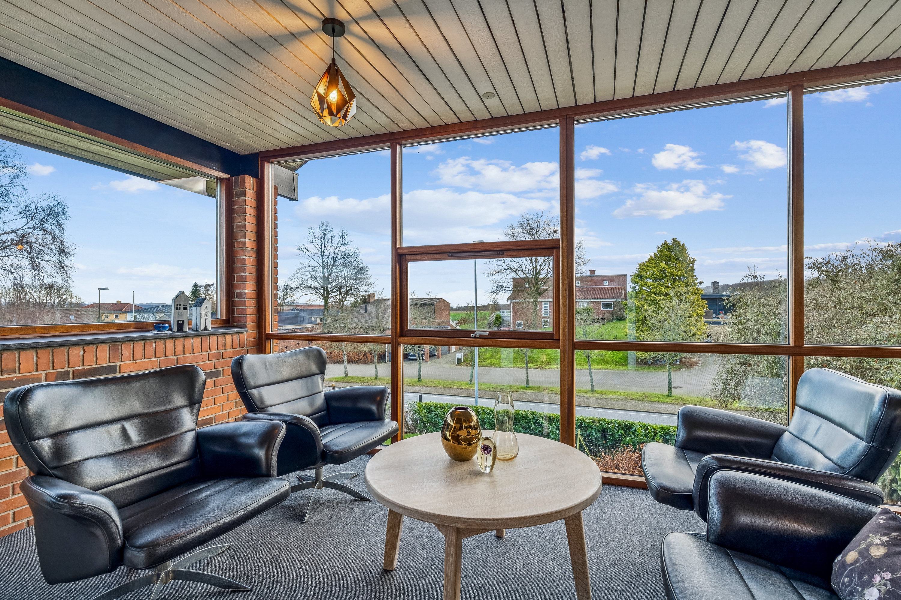 Fremhævet udestue billede i fuldskærmstilstand. Billede af Højvangen 7, 8700 Horsens