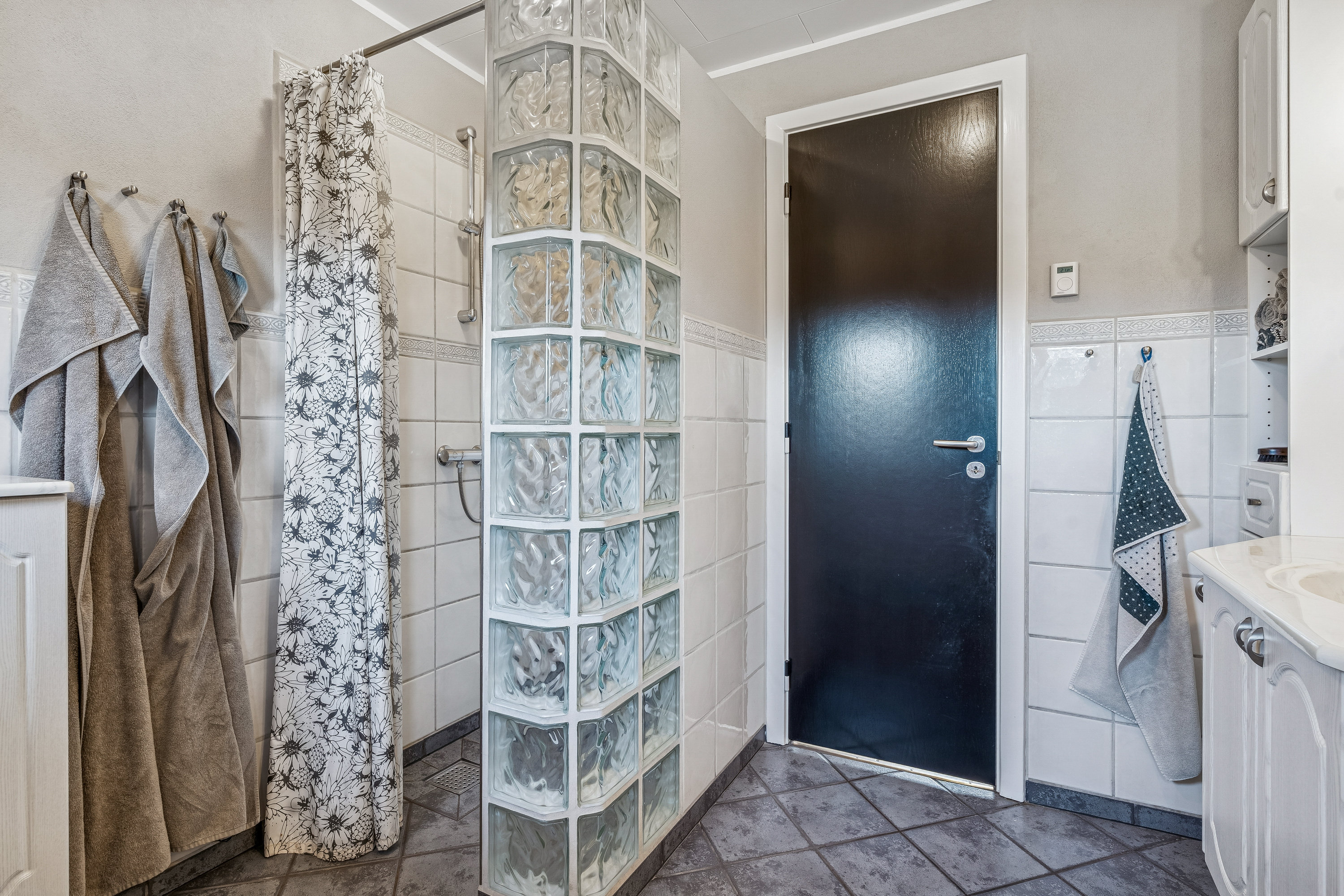 Fremhævet badeværelse billede i fuldskærmstilstand. Billede af Højvangen 7, 8700 Horsens