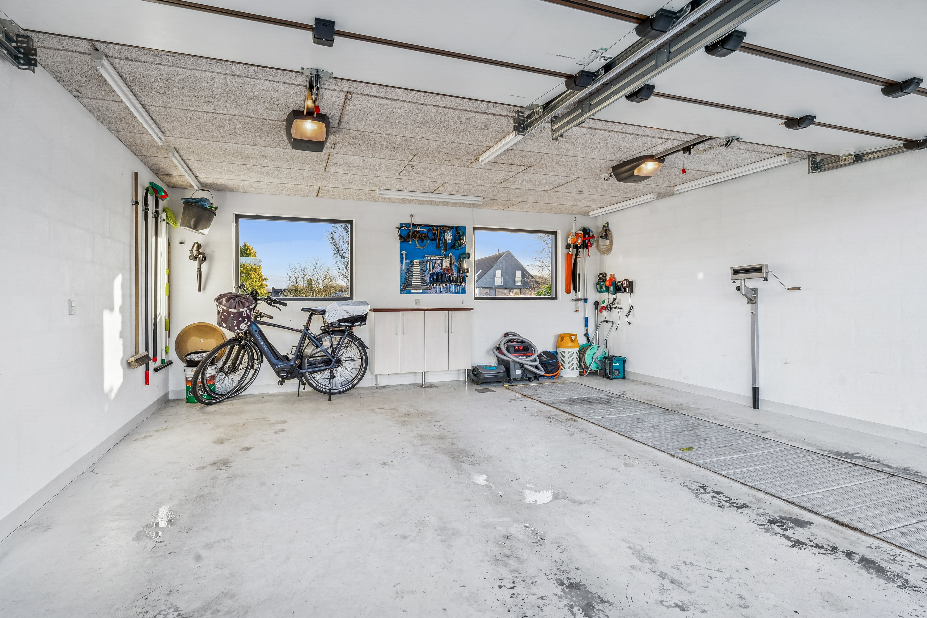 Fremhævet garage billede i fuldskærmstilstand. Billede af Højvangen 7, 8700 Horsens