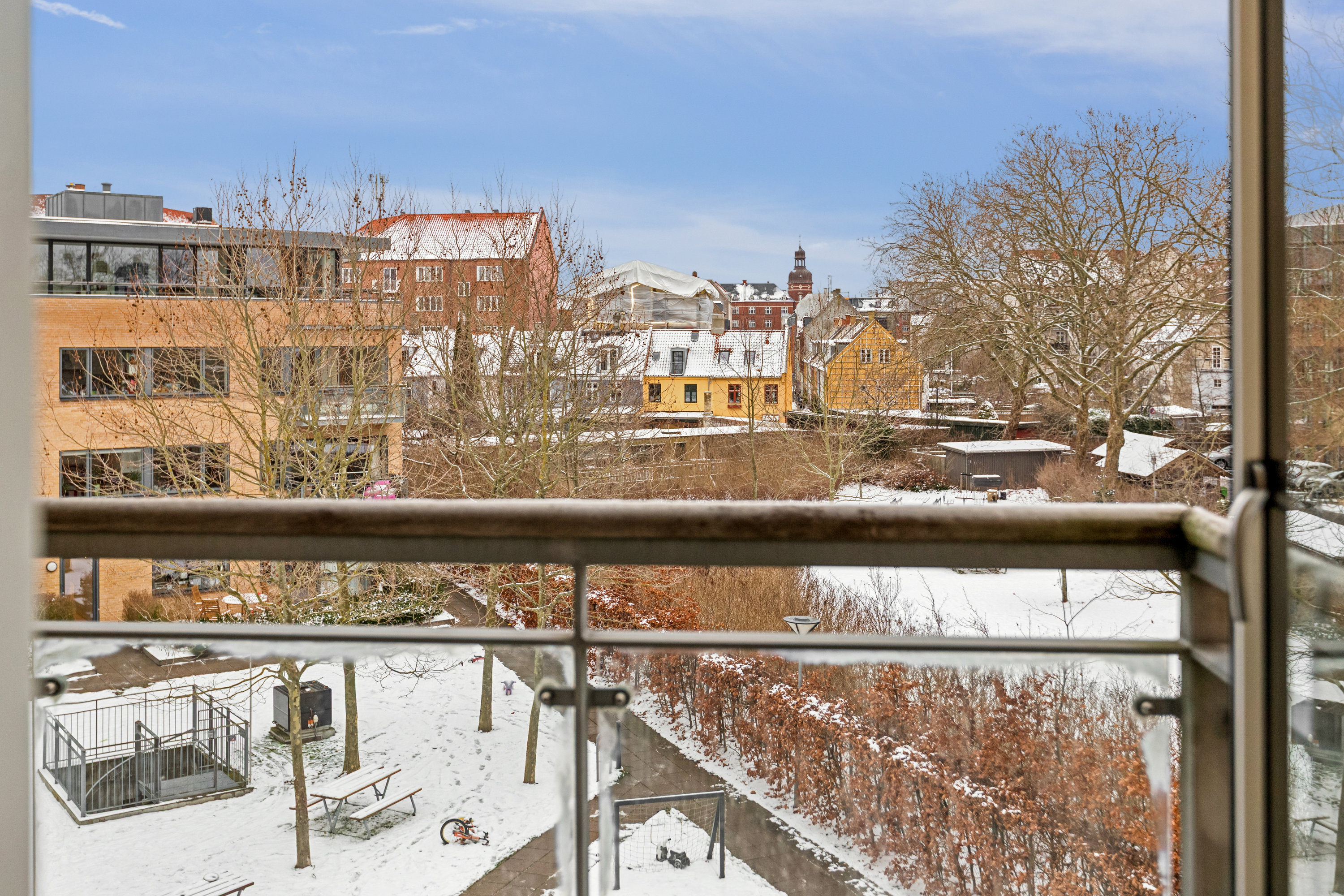 Miniaturebillede 2: udsigt. Billede af Sundholmsvej 31, 2. tv., 2300 København S