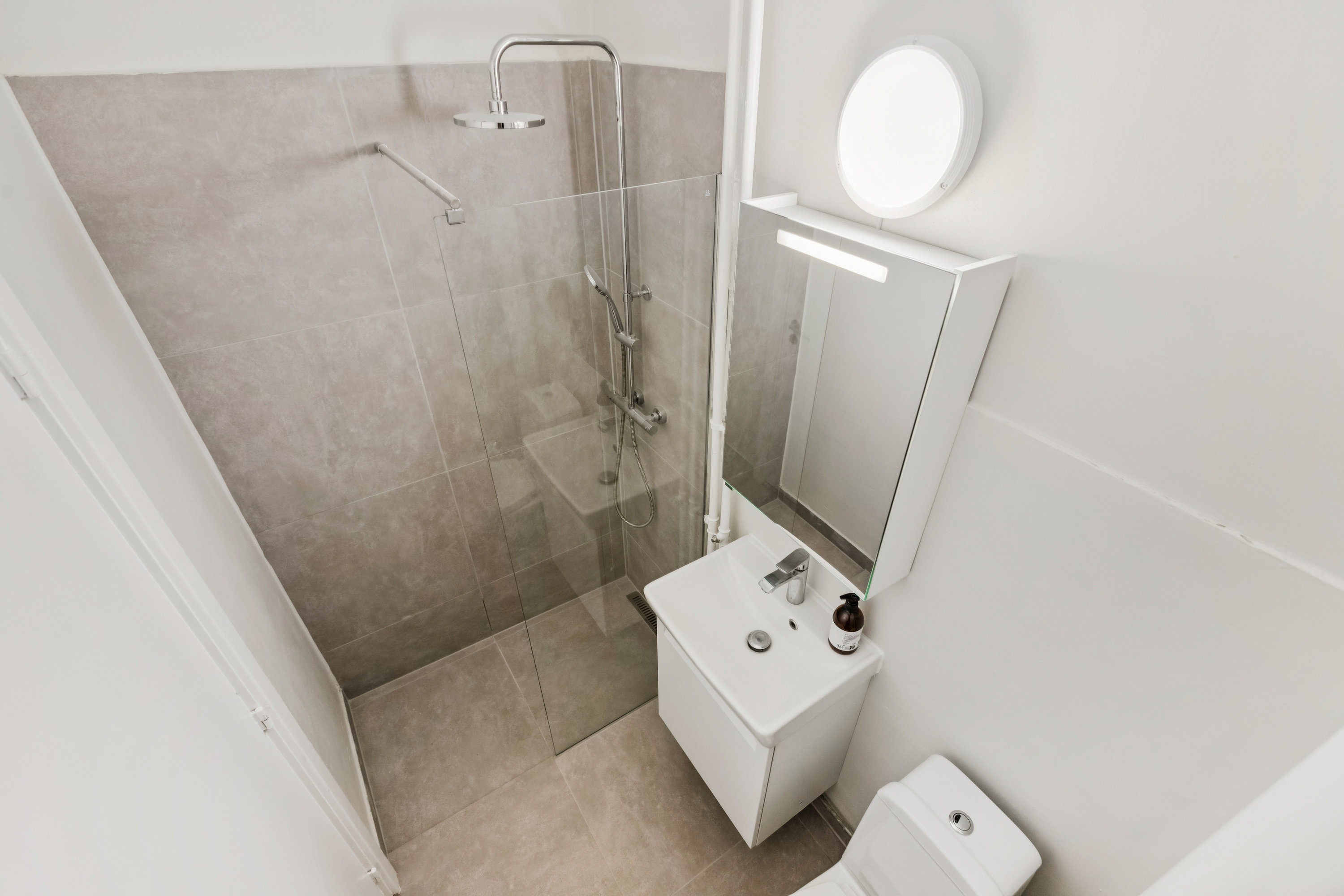 Fremhævet badeværelse billede i fuldskærmstilstand. Billede af Hemsedalsgade 7, 2. mf., 2300 København S