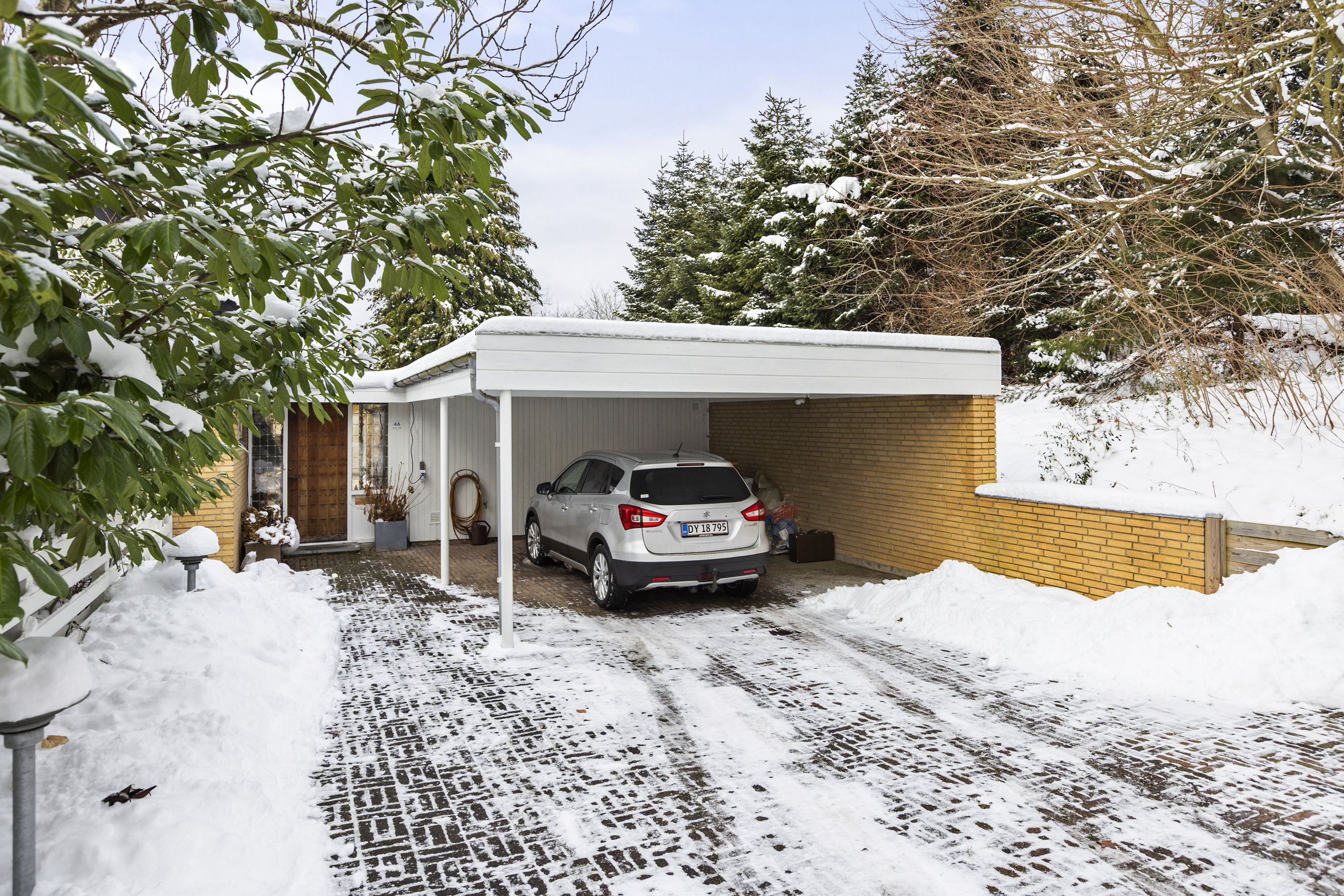 Fremhævet carport billede i fuldskærmstilstand. Billede af Industrivej 4A, 4050 Skibby