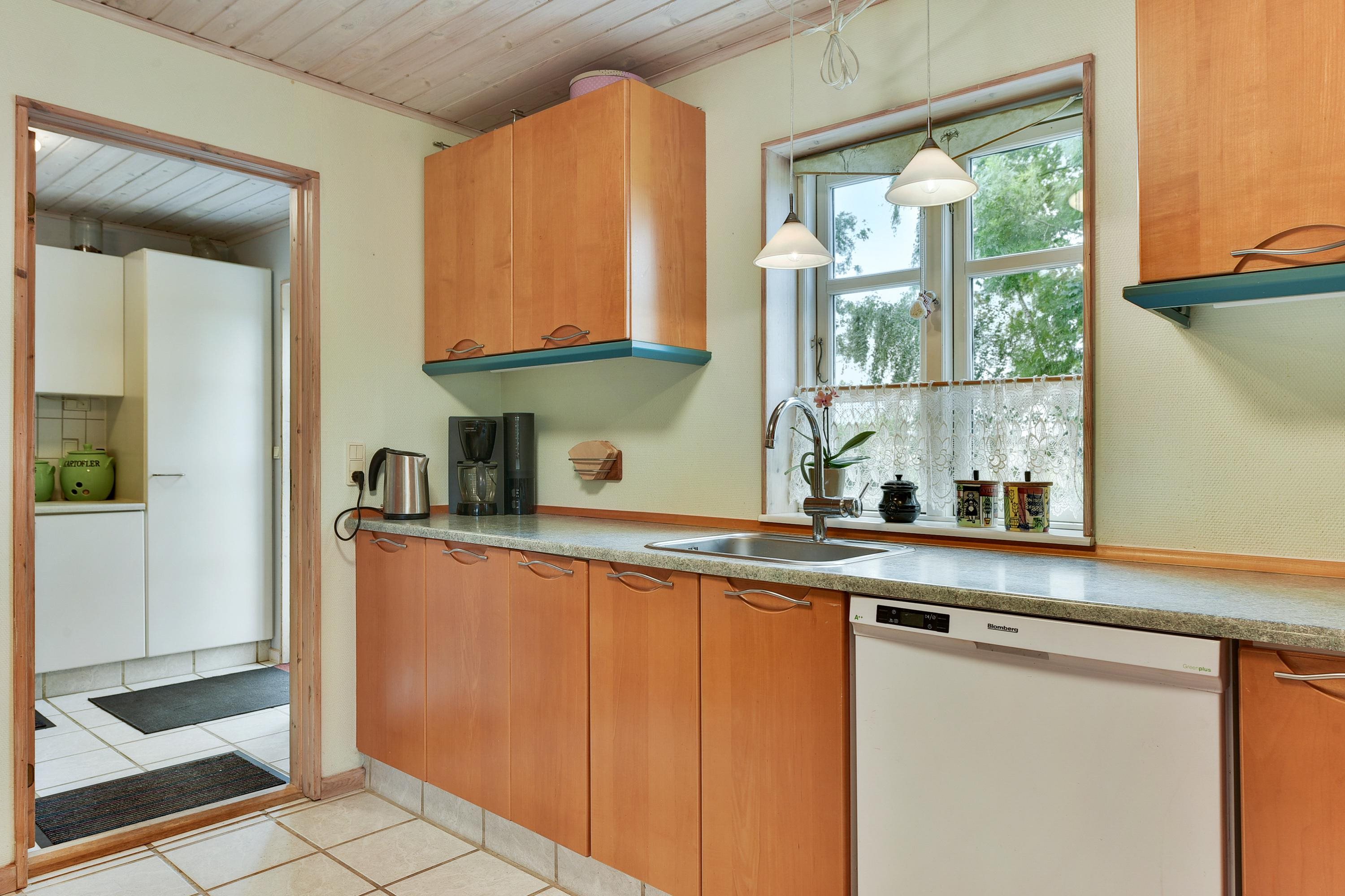 Fremhævet køkken billede i fuldskærmstilstand. Billede af Kirkebro 13, Breth, 7150 Barrit