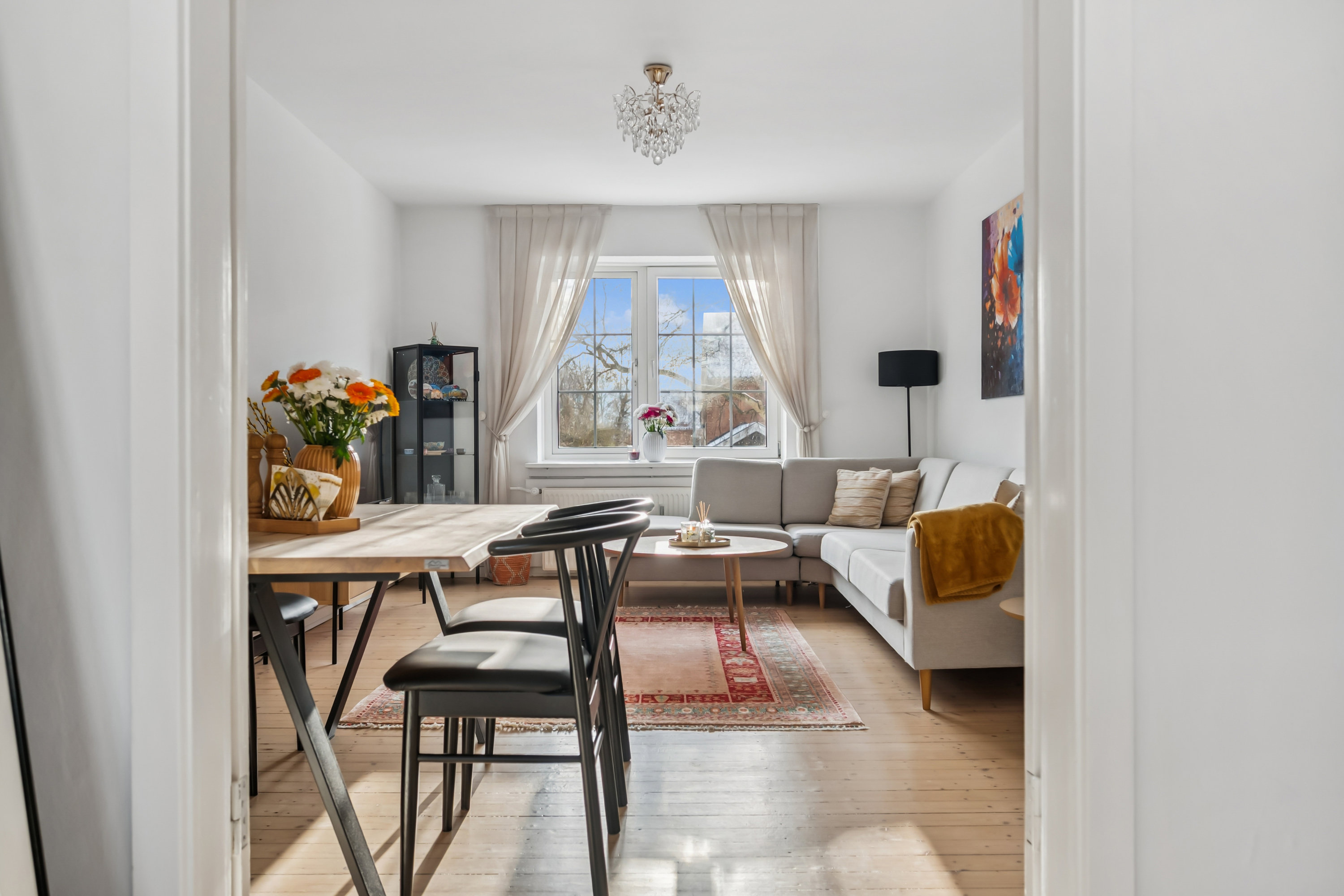 Miniaturebillede 1: spisestue. Billede af Christian X's Alle 29, 1. tv., 2800 Kongens Lyngby