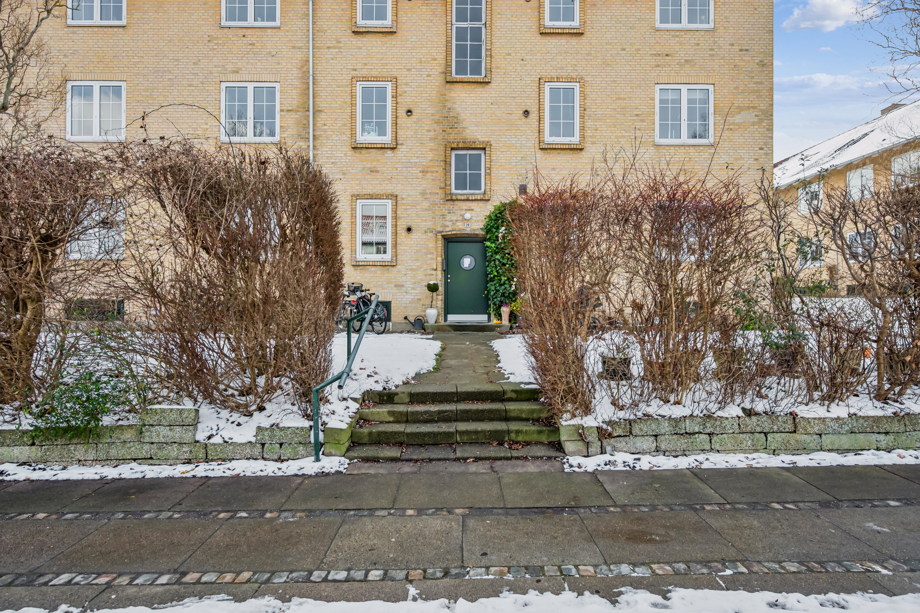 Fremhævet andet billede i fuldskærmstilstand. Billede af Christian X's Alle 29, 1. tv., 2800 Kongens Lyngby