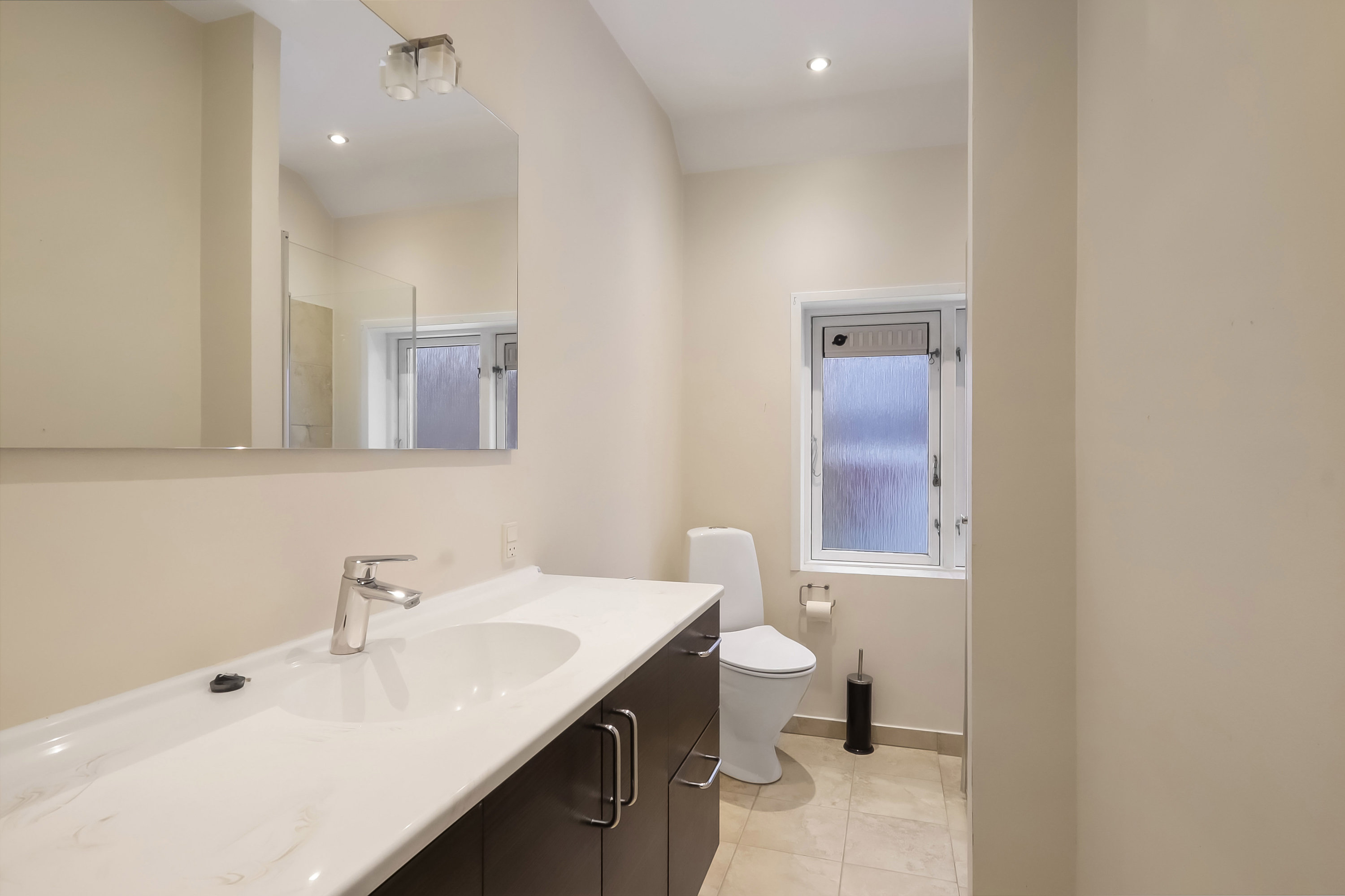 Fremhævet badeværelse billede i fuldskærmstilstand. Billede af Klampenborgvej 53, 5700 Svendborg