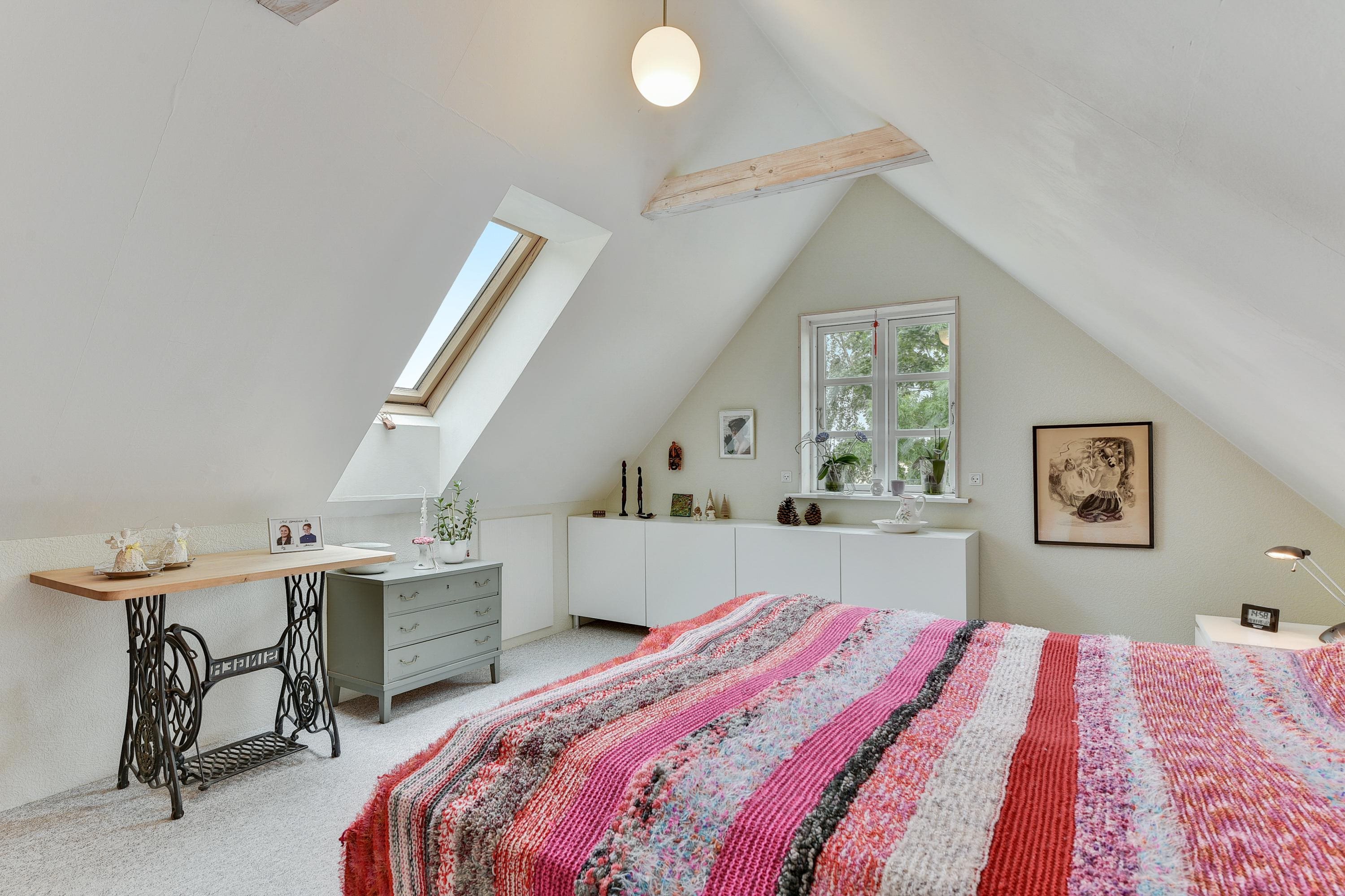 Fremhævet soveværelse billede i fuldskærmstilstand. Billede af Kirkebro 13, Breth, 7150 Barrit