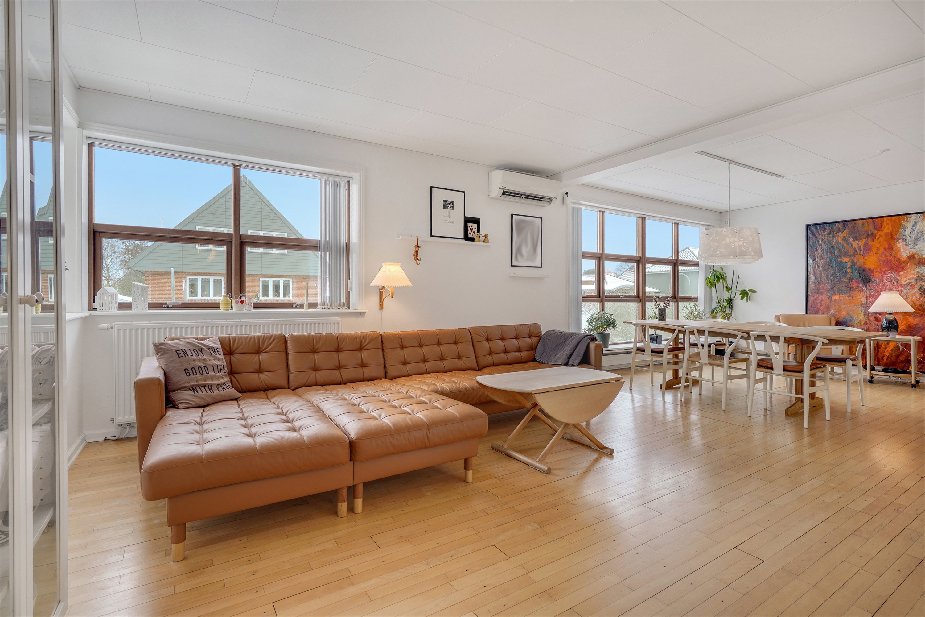 Fremhævet stue billede i fuldskærmstilstand. Billede af Ingemanns Alle 149, 6700 Esbjerg