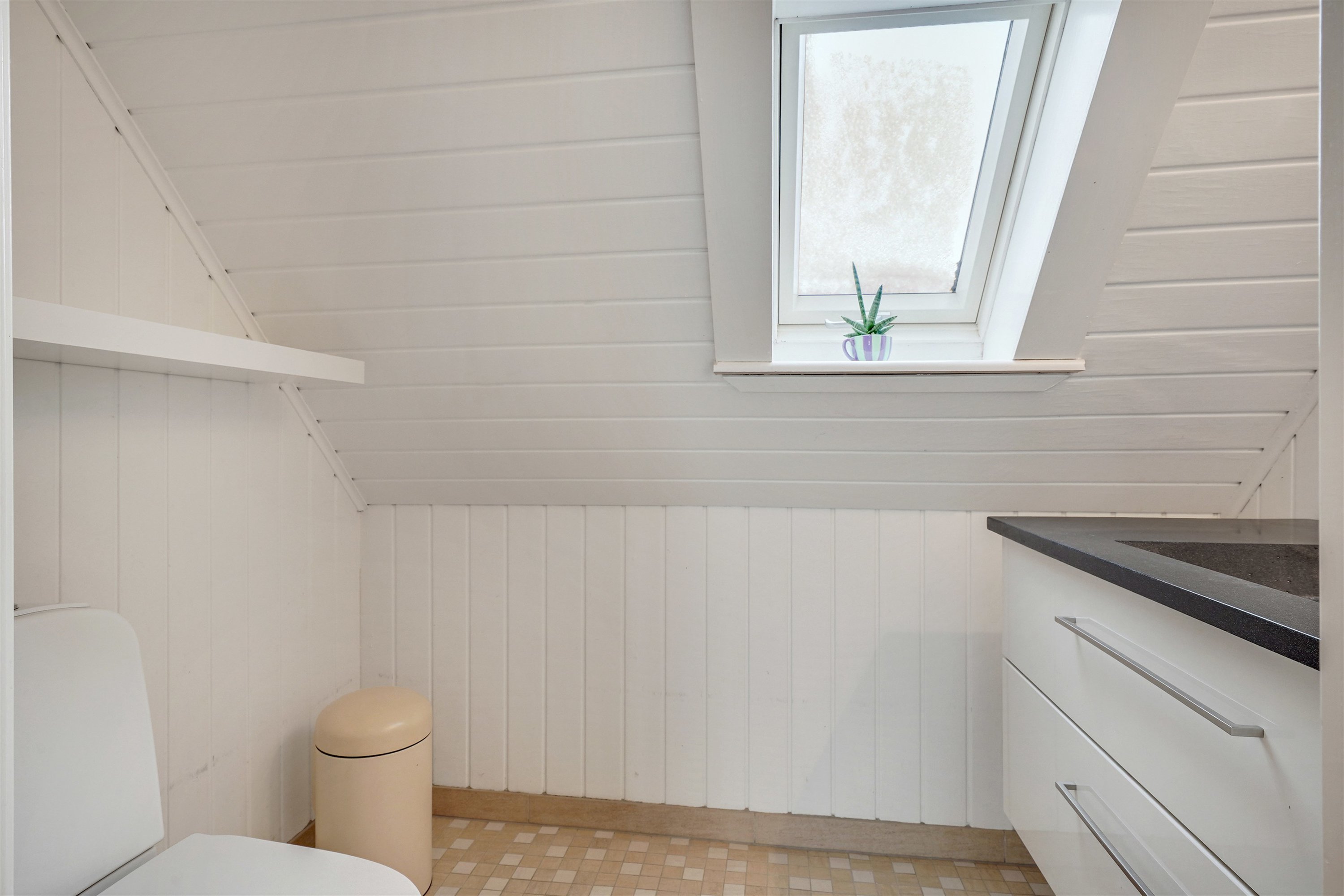 Fremhævet toilet billede i fuldskærmstilstand. Billede af Ingemanns Alle 149, 6700 Esbjerg