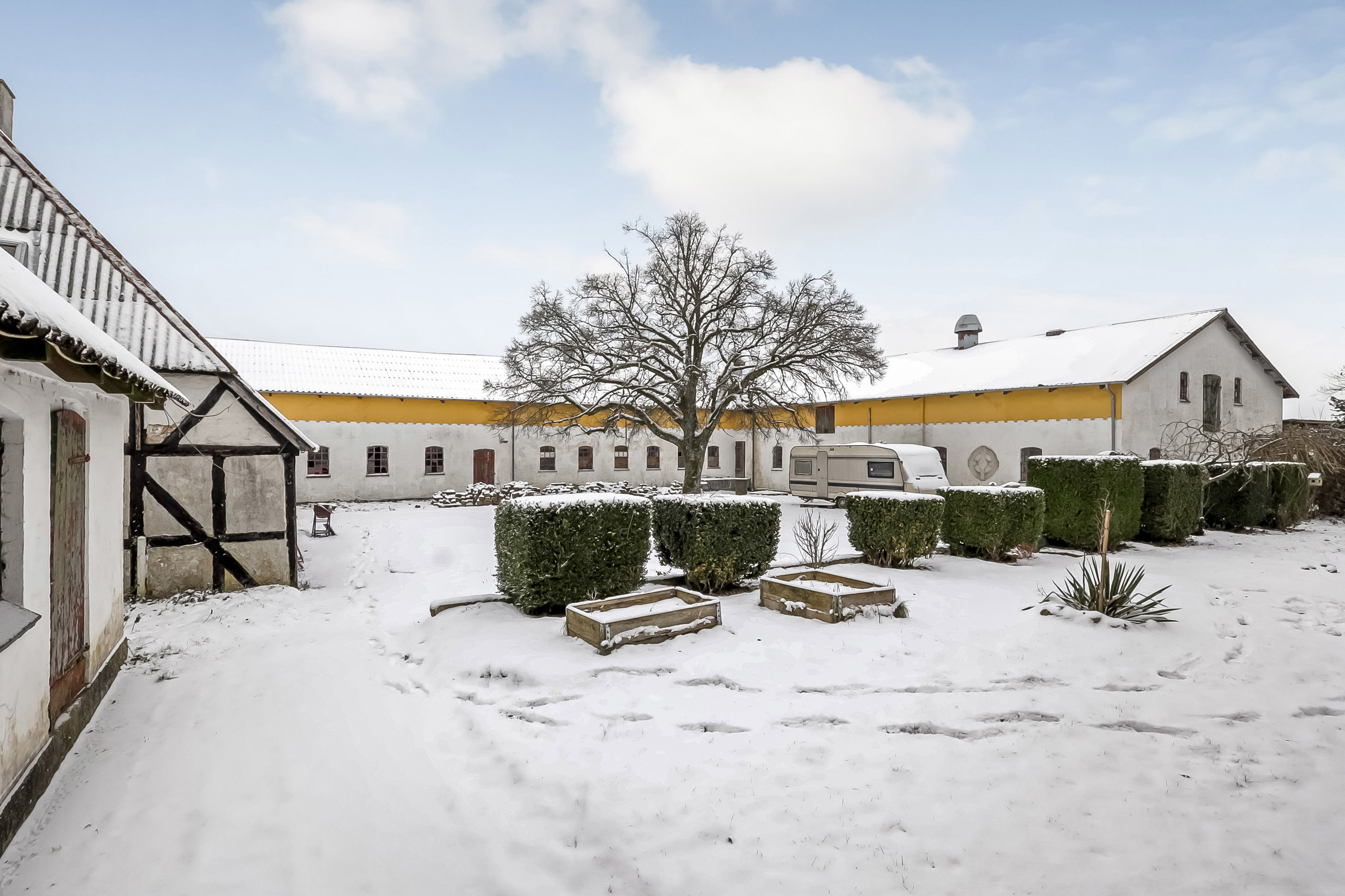 Fremhævet ejendommen billede i fuldskærmstilstand. Billede af Dyrebjergvej 1, 5772 Kværndrup