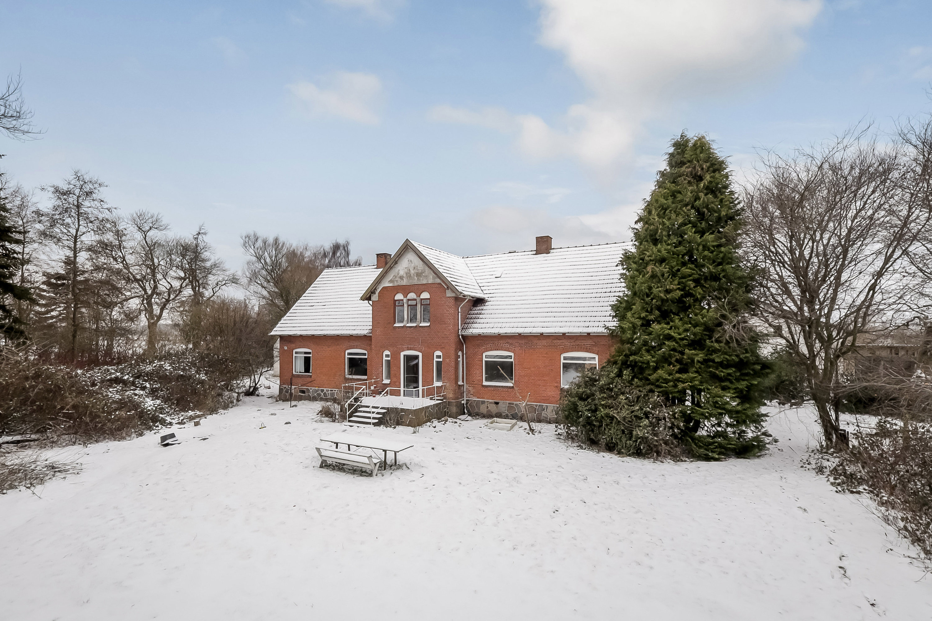 Fremhævet ejendommen billede i fuldskærmstilstand. Billede af Dyrebjergvej 1, 5772 Kværndrup