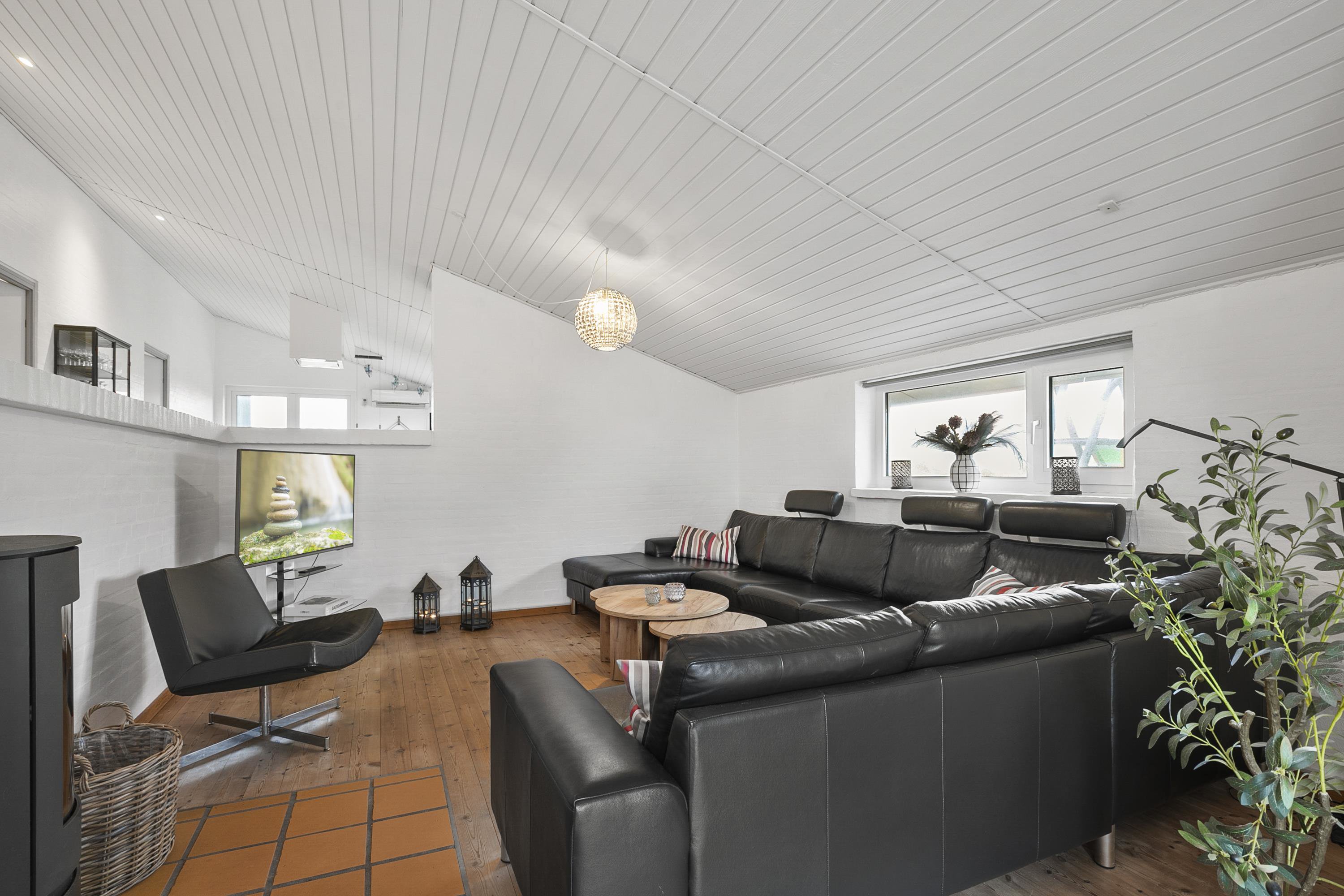 Fremhævet  billede i fuldskærmstilstand. Billede af Granvej 35, Aargab, 6960 Hvide Sande