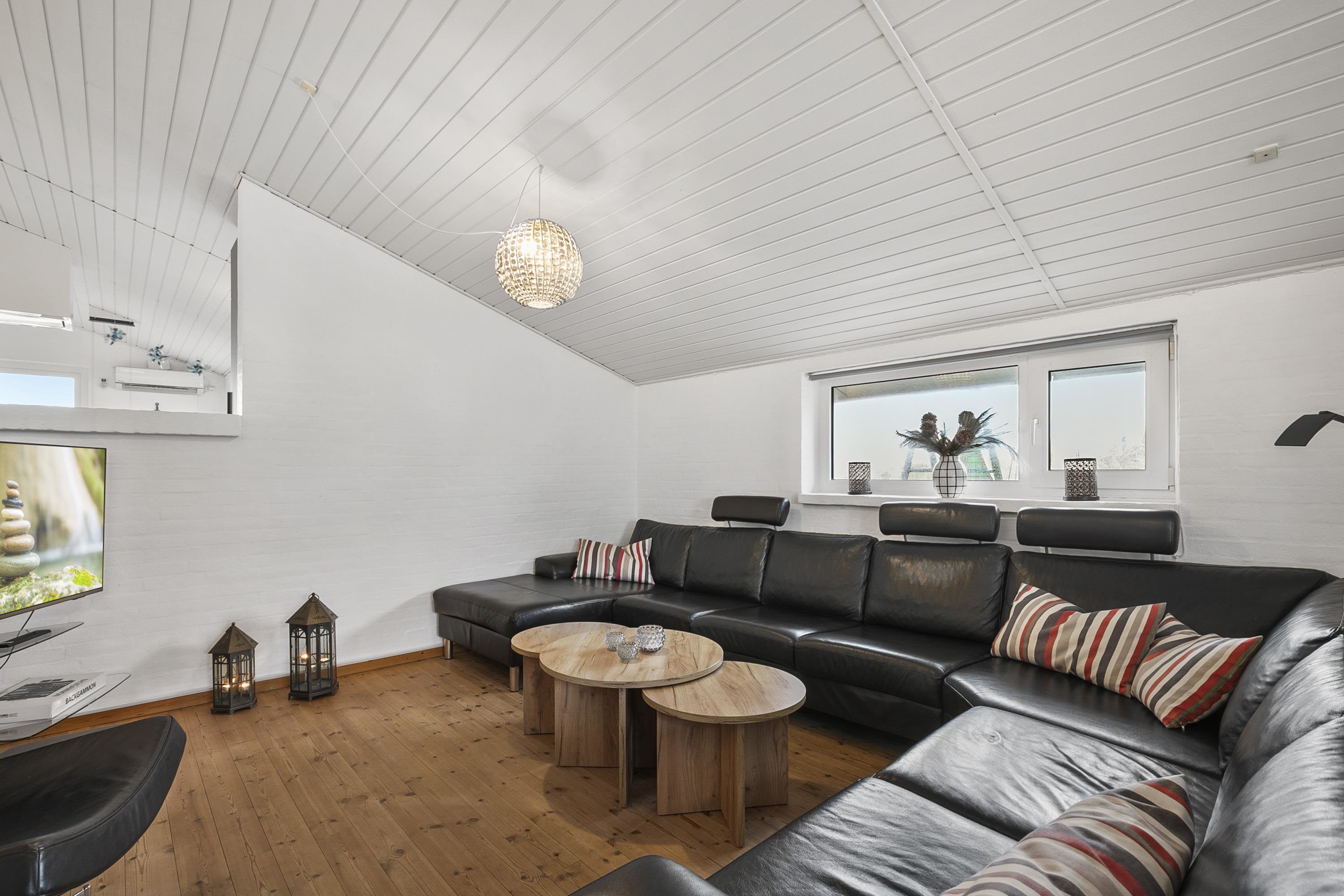 Fremhævet  billede i fuldskærmstilstand. Billede af Granvej 35, Aargab, 6960 Hvide Sande